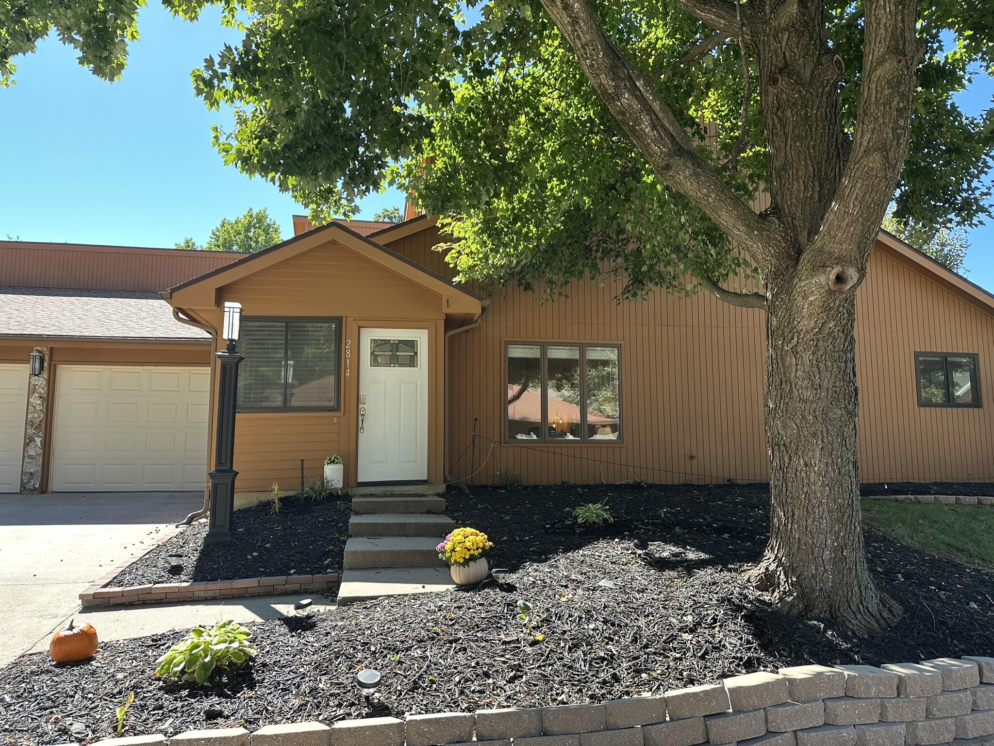 2814 Melody Ln — photo
