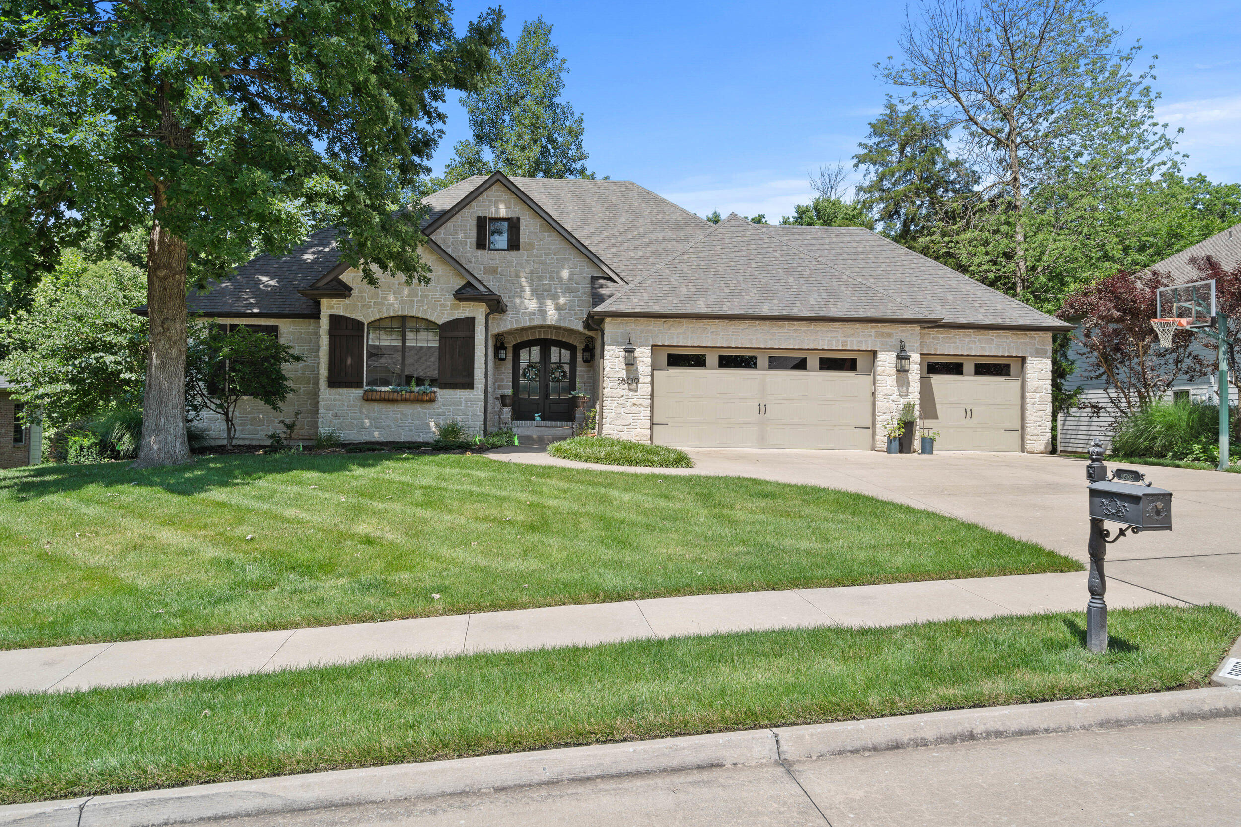 5809 Morning Star Ct — photo
