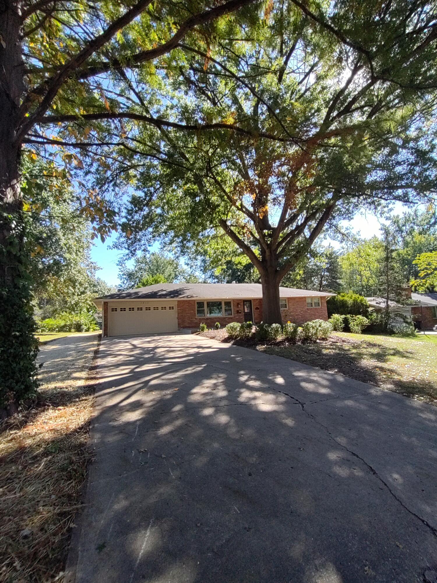 2613 Summit Rd — photo