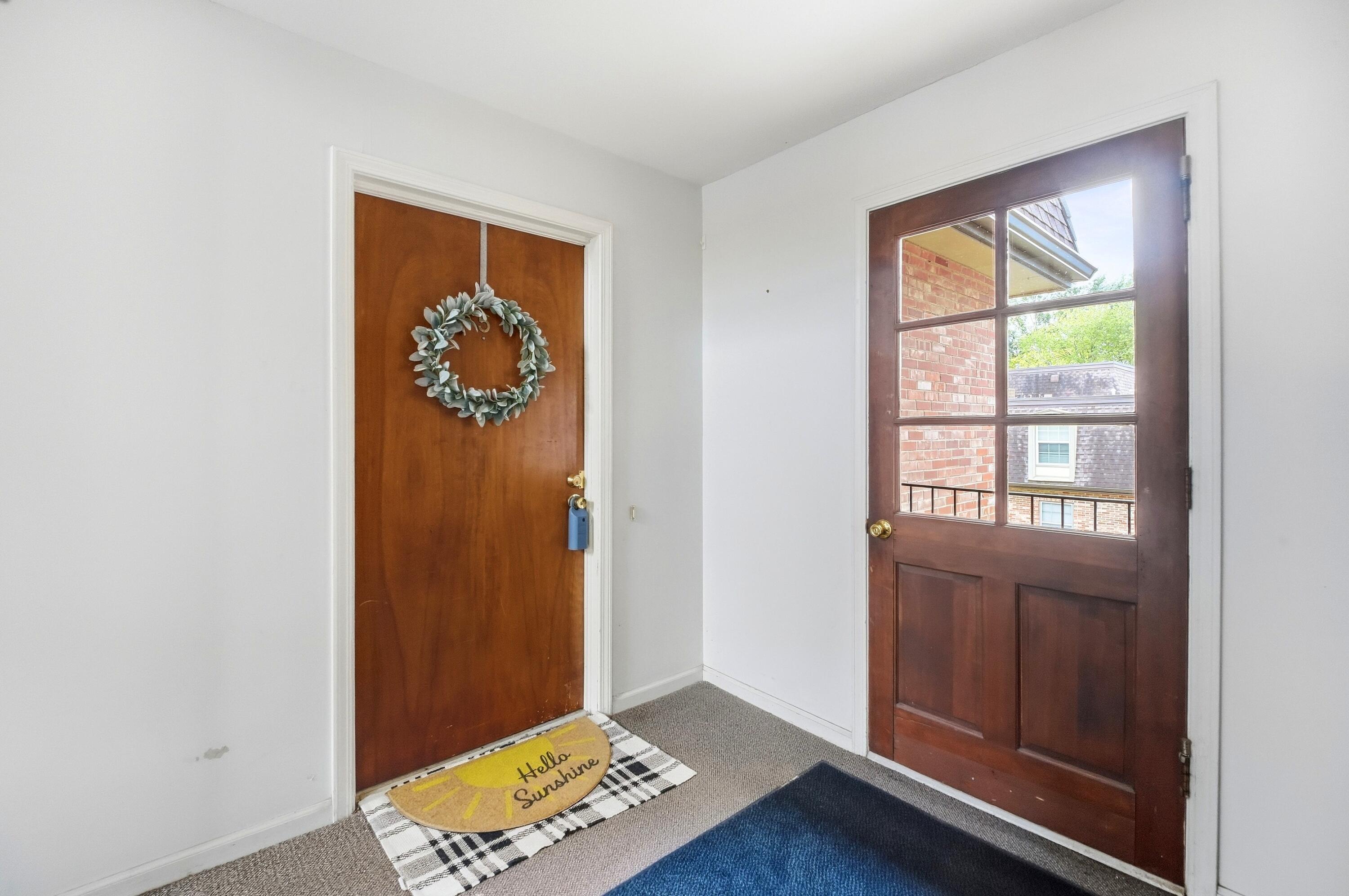 2710 Rollins Rd Unit B5 — photo