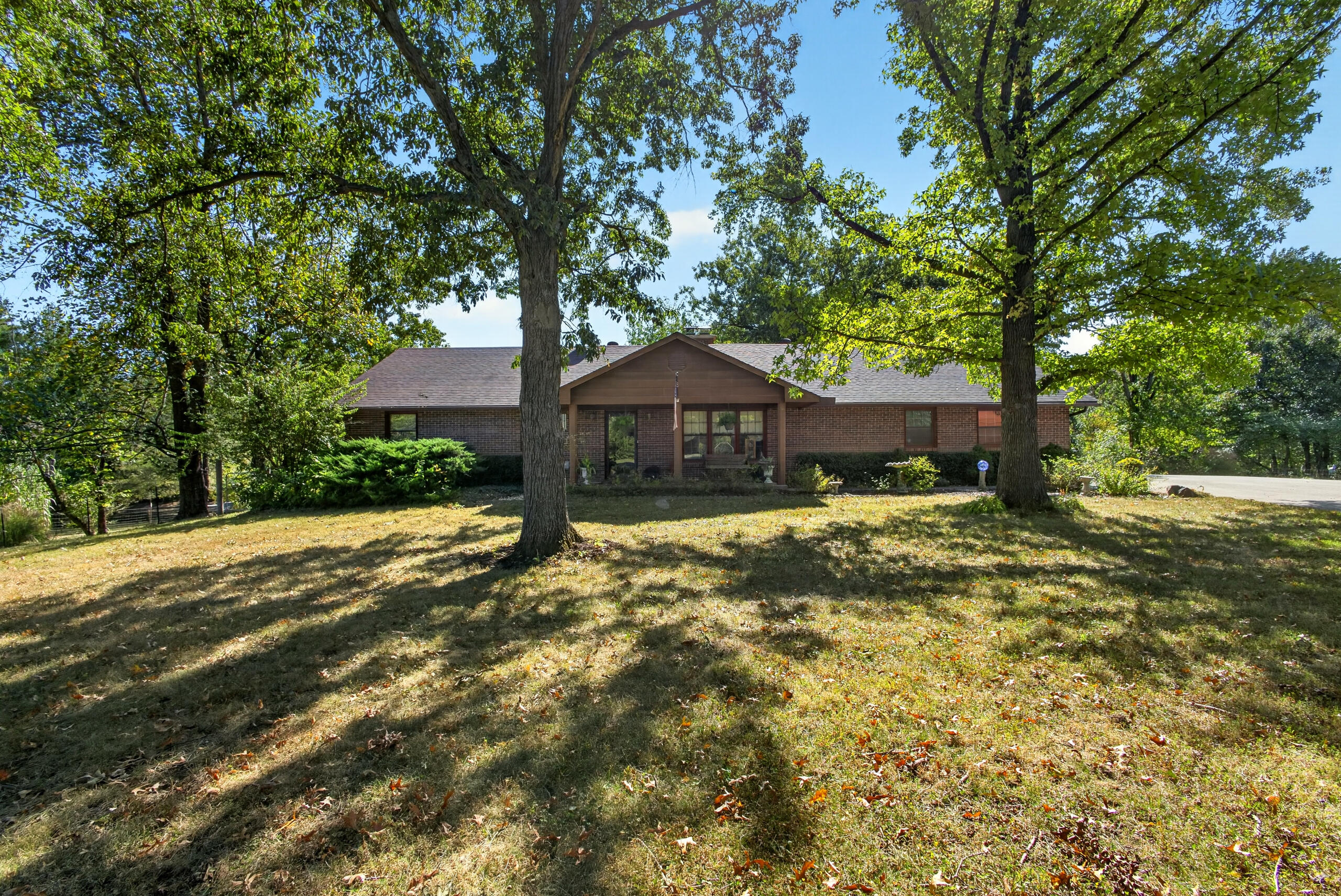 6180 Cedar Oaks Dr — photo