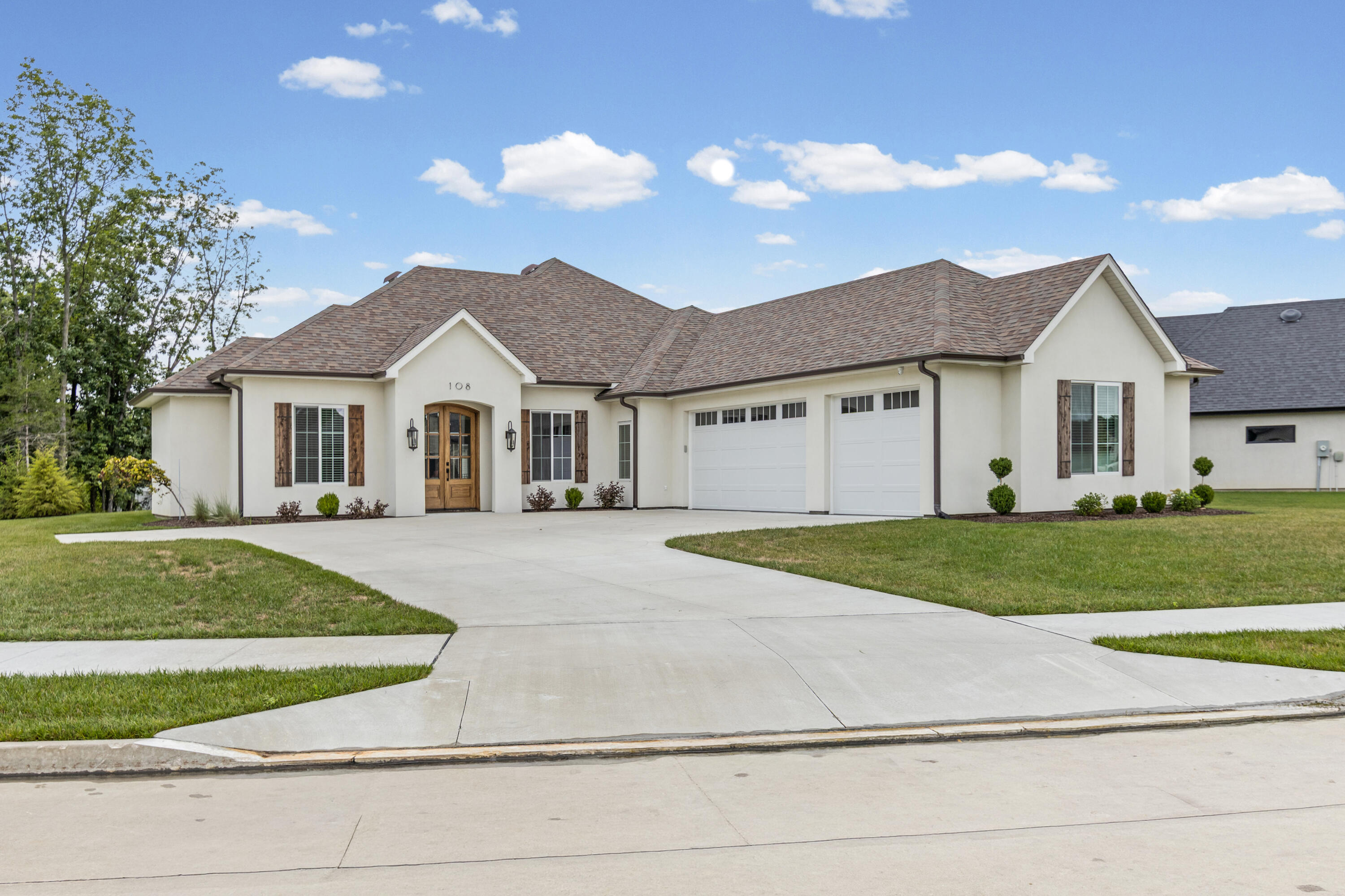 108 Walton Heath Ct — photo