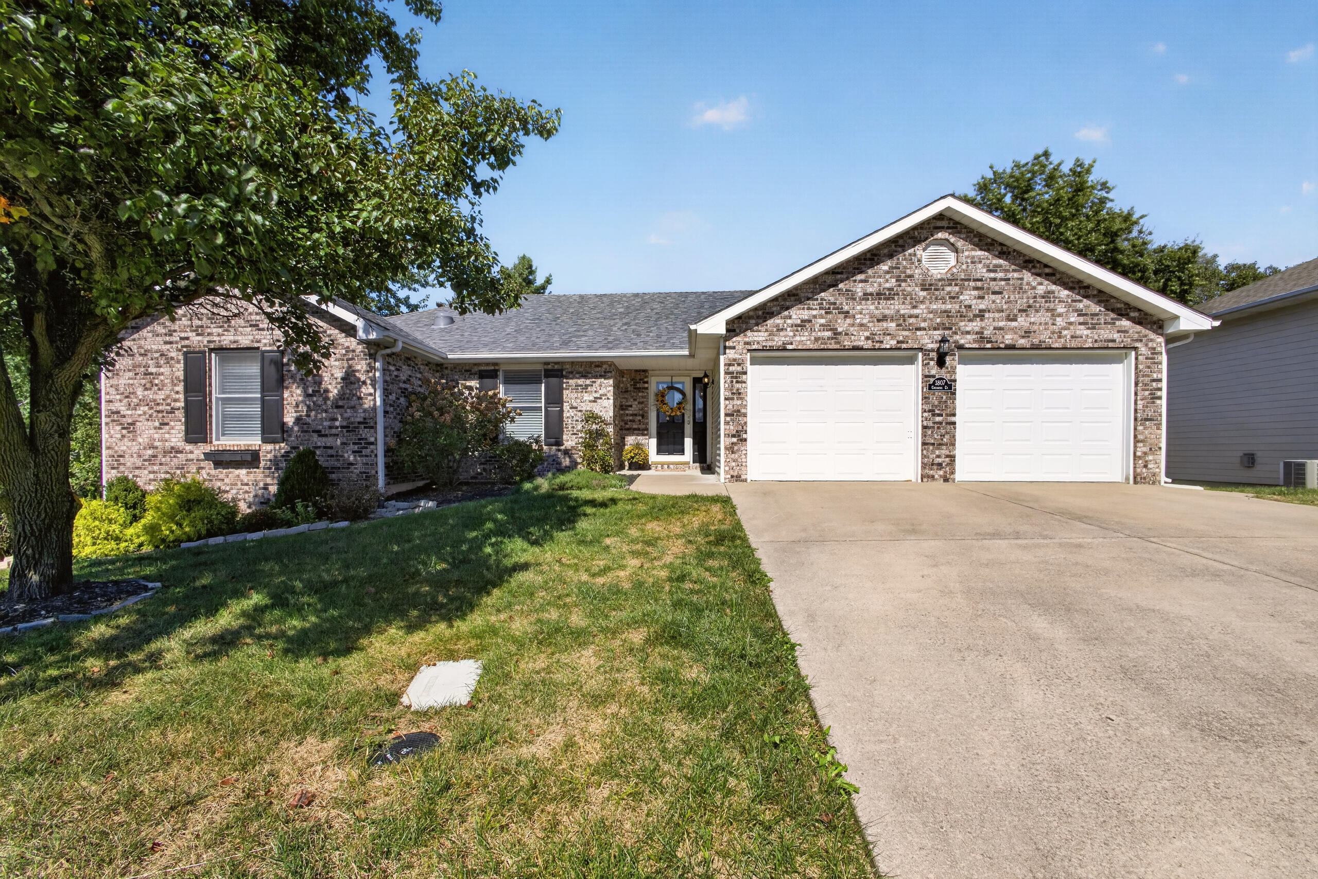 3807 Cheshire Ct — photo