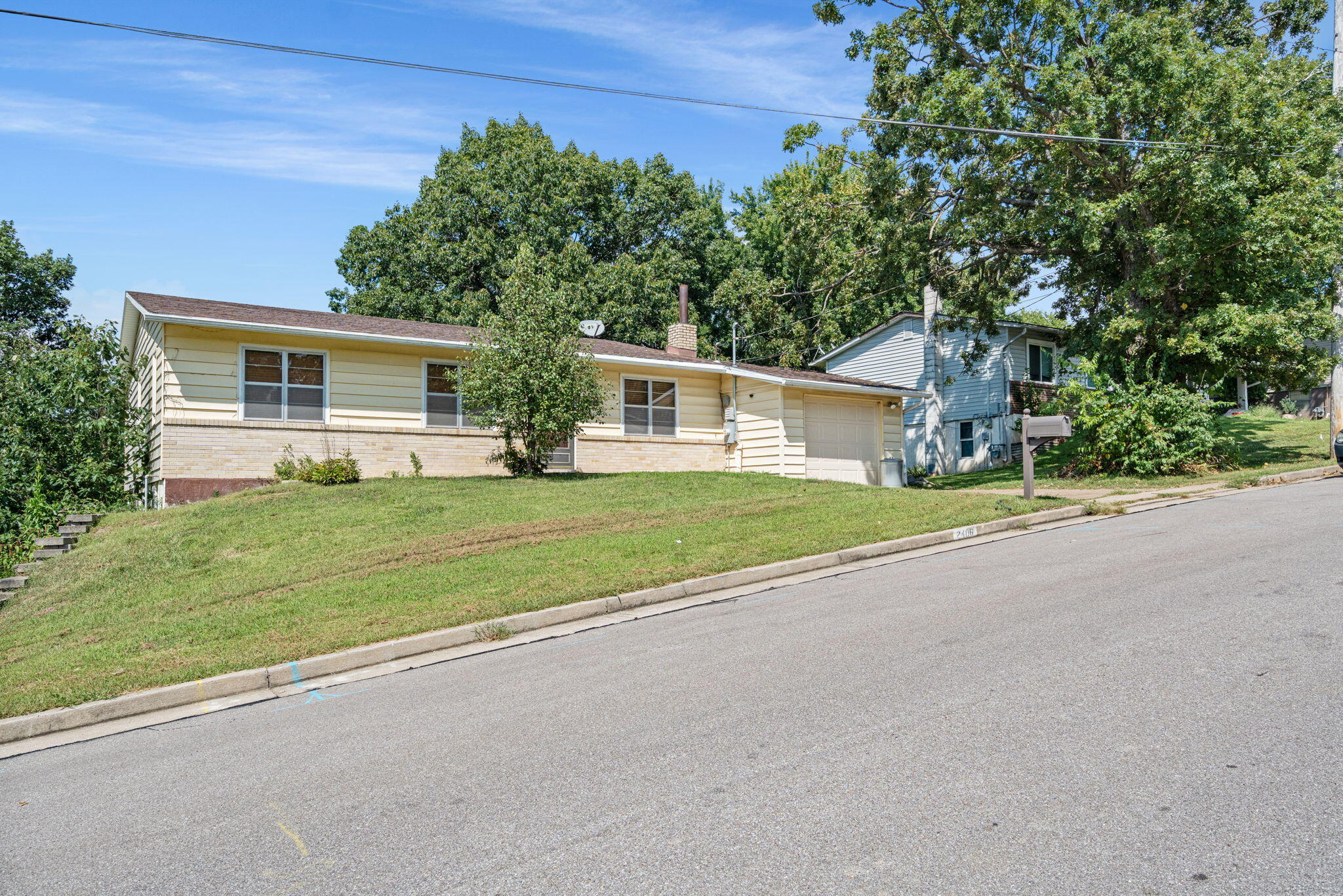 2406 Bluebird Dr — photo