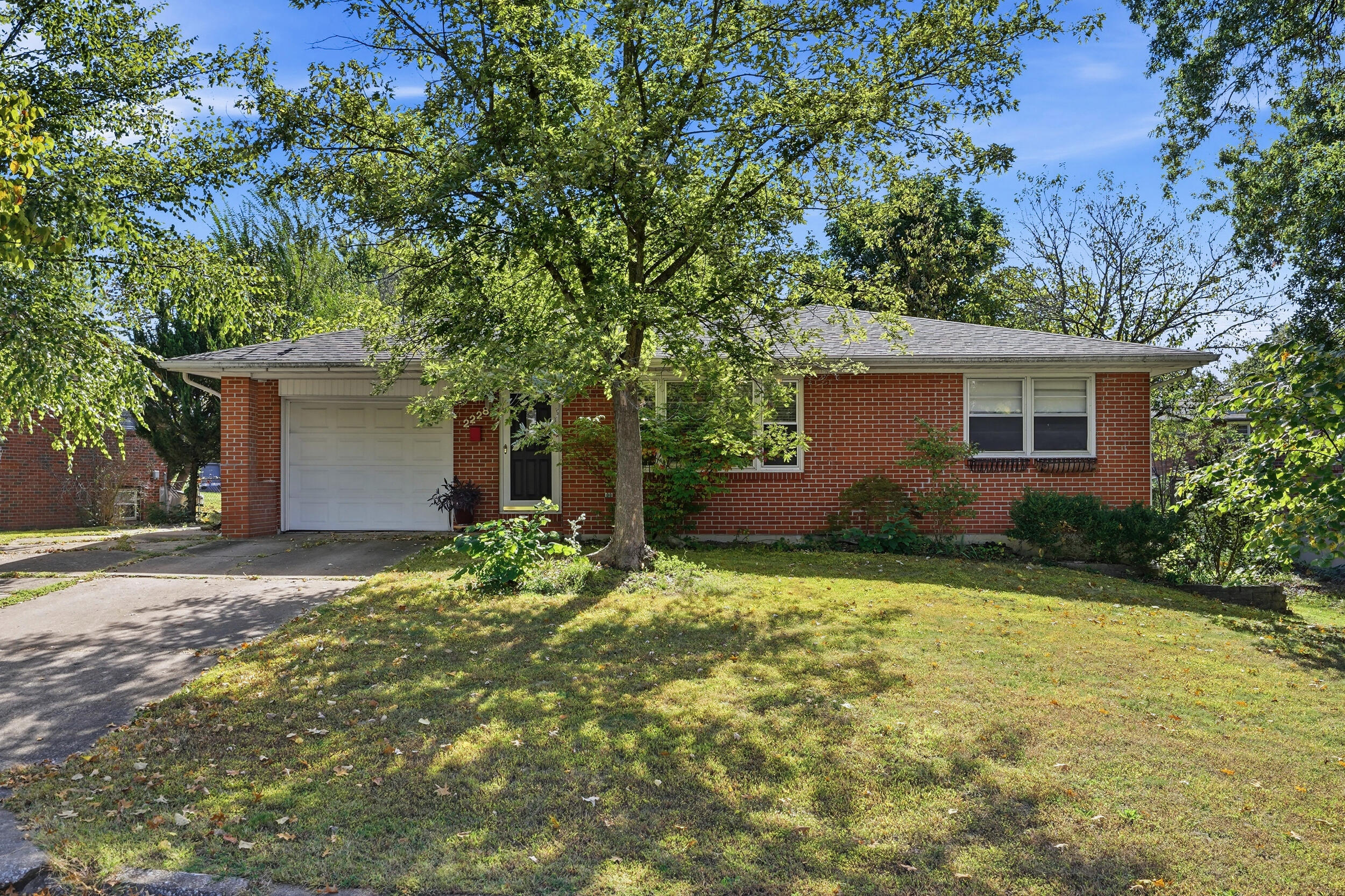 2228 Concordia Dr — photo