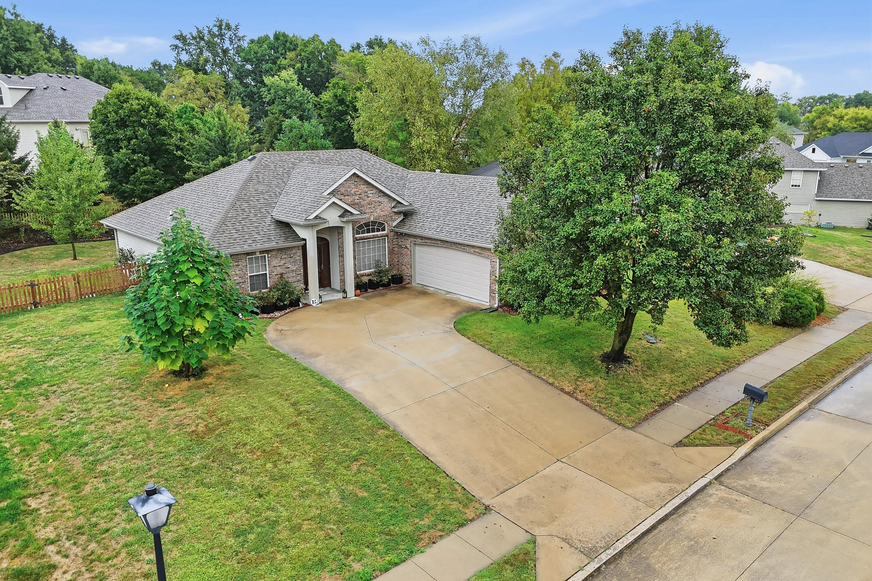 2503 Longview Dr — photo