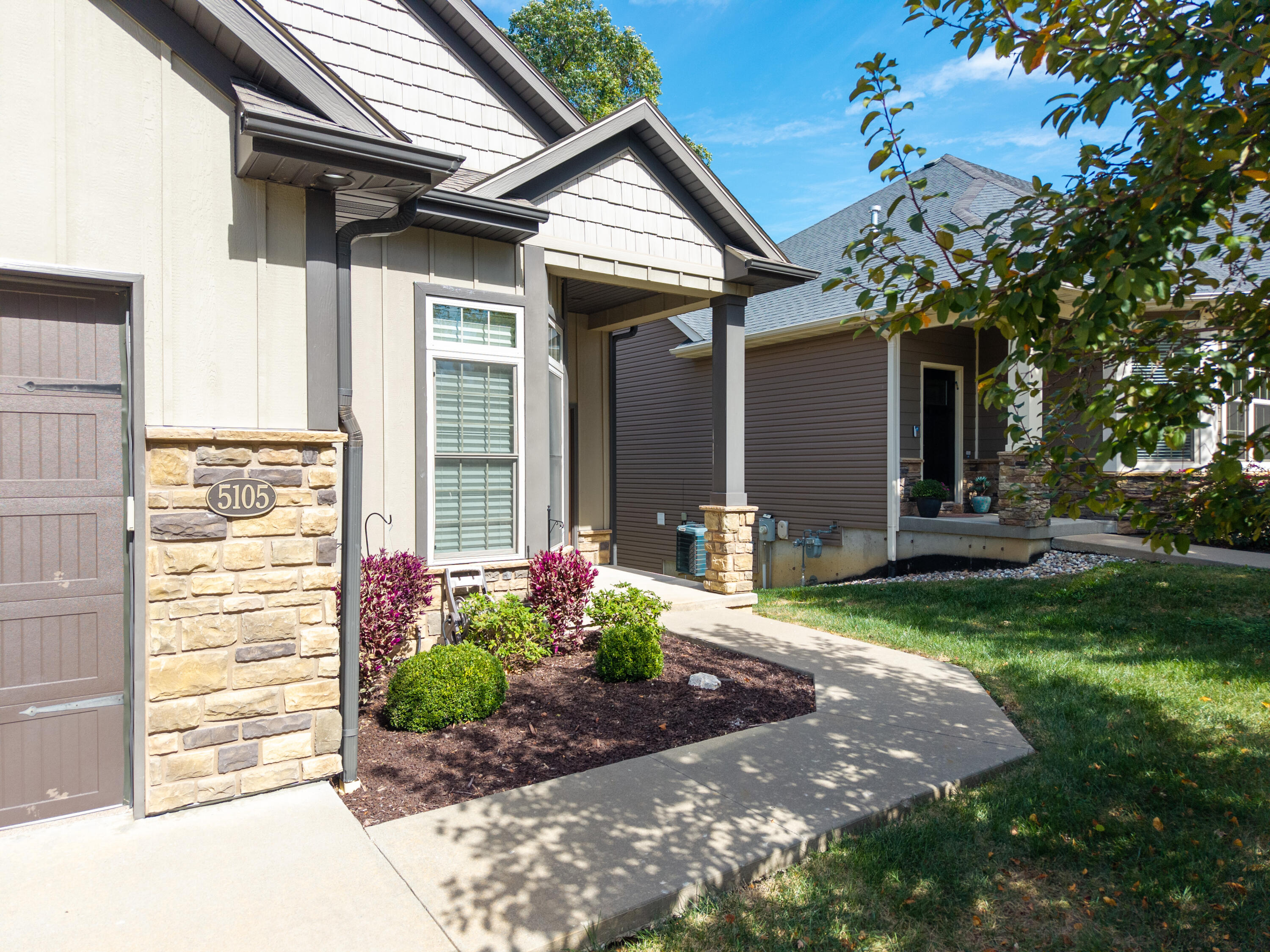 5105 Fabian Ln — photo