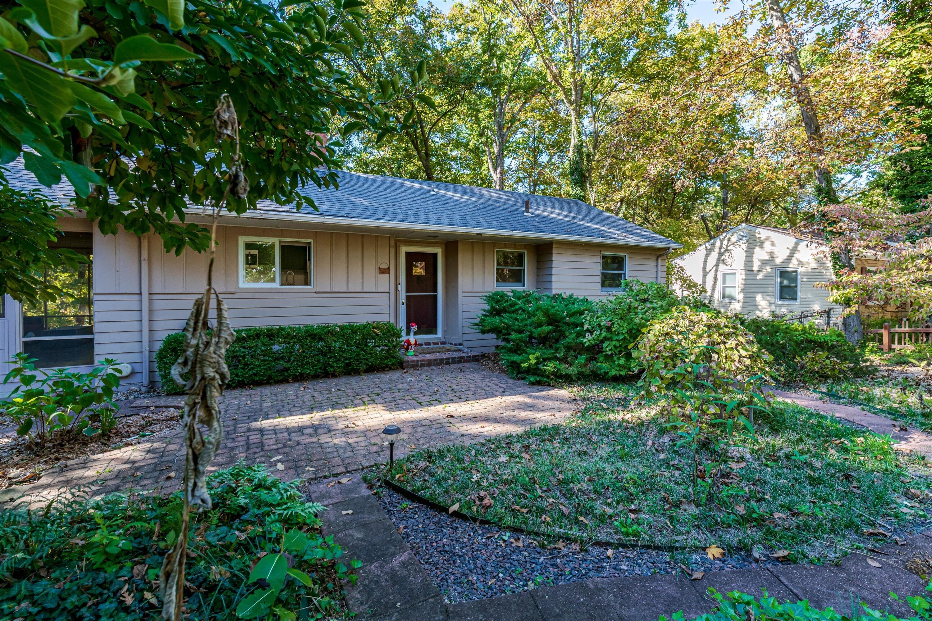 705 Hilltop Dr — photo