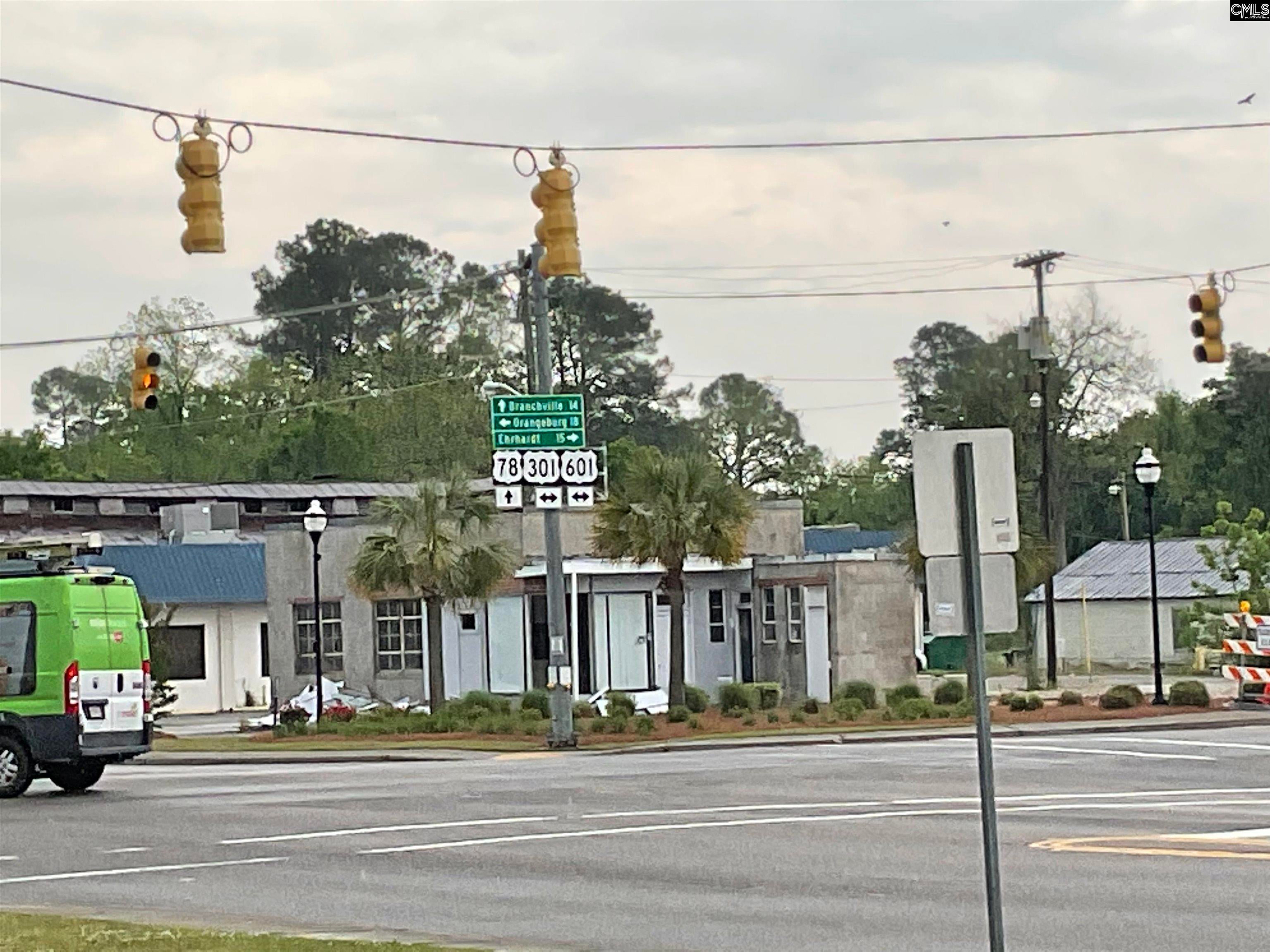 3049 Main Highway — photo