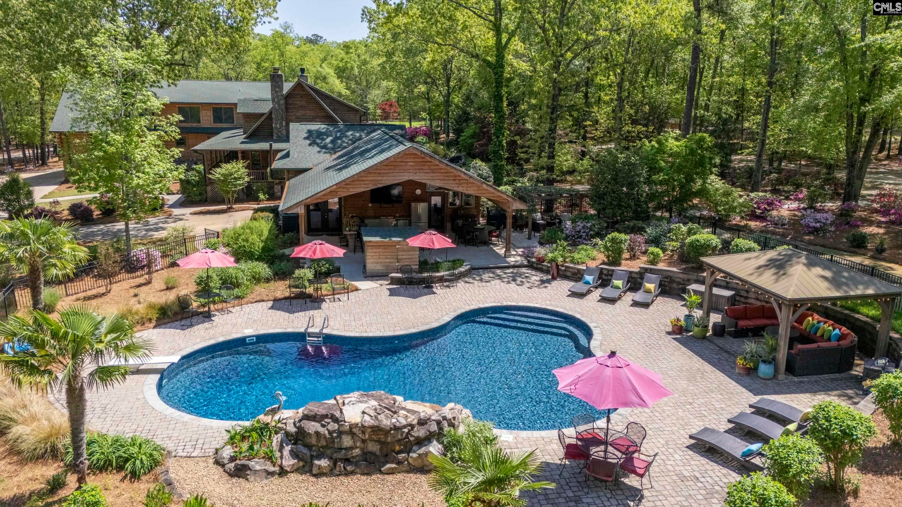 560 Beaver Creek Road — photo