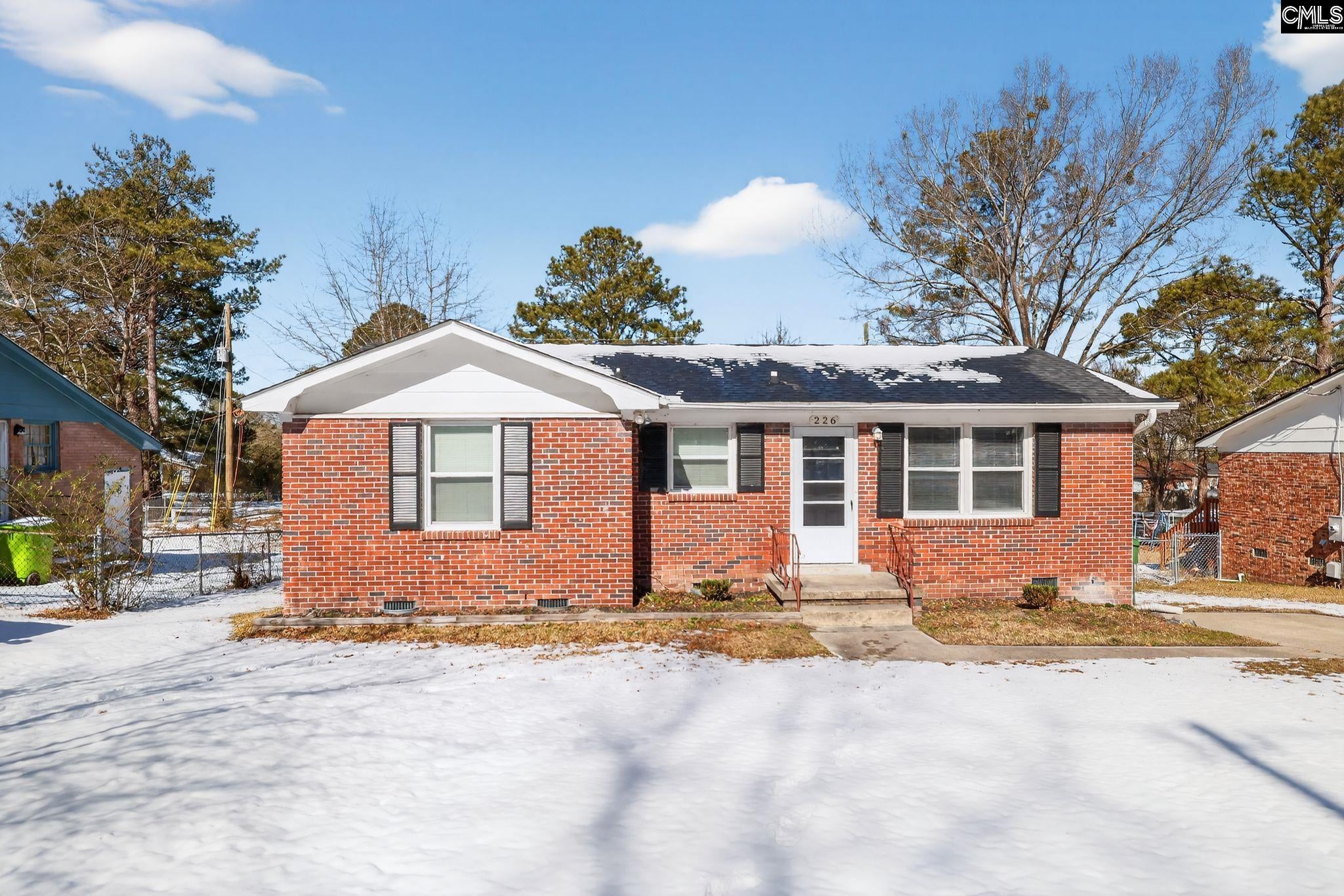 226 Horseshoe Circle — photo