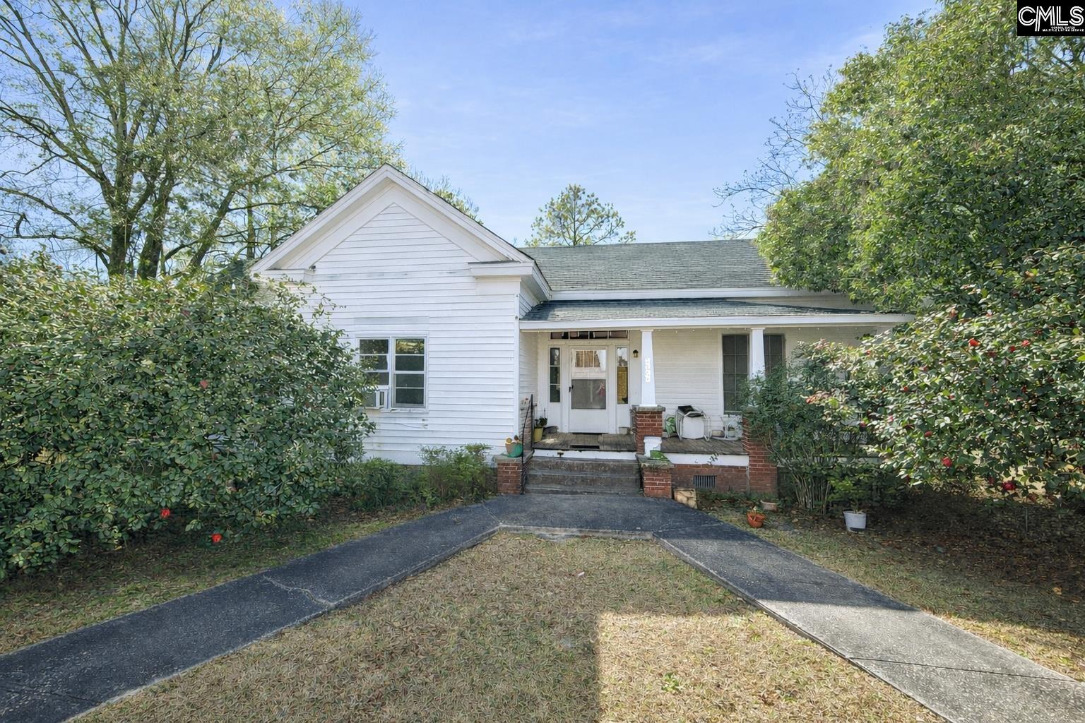 114 E College Street — photo