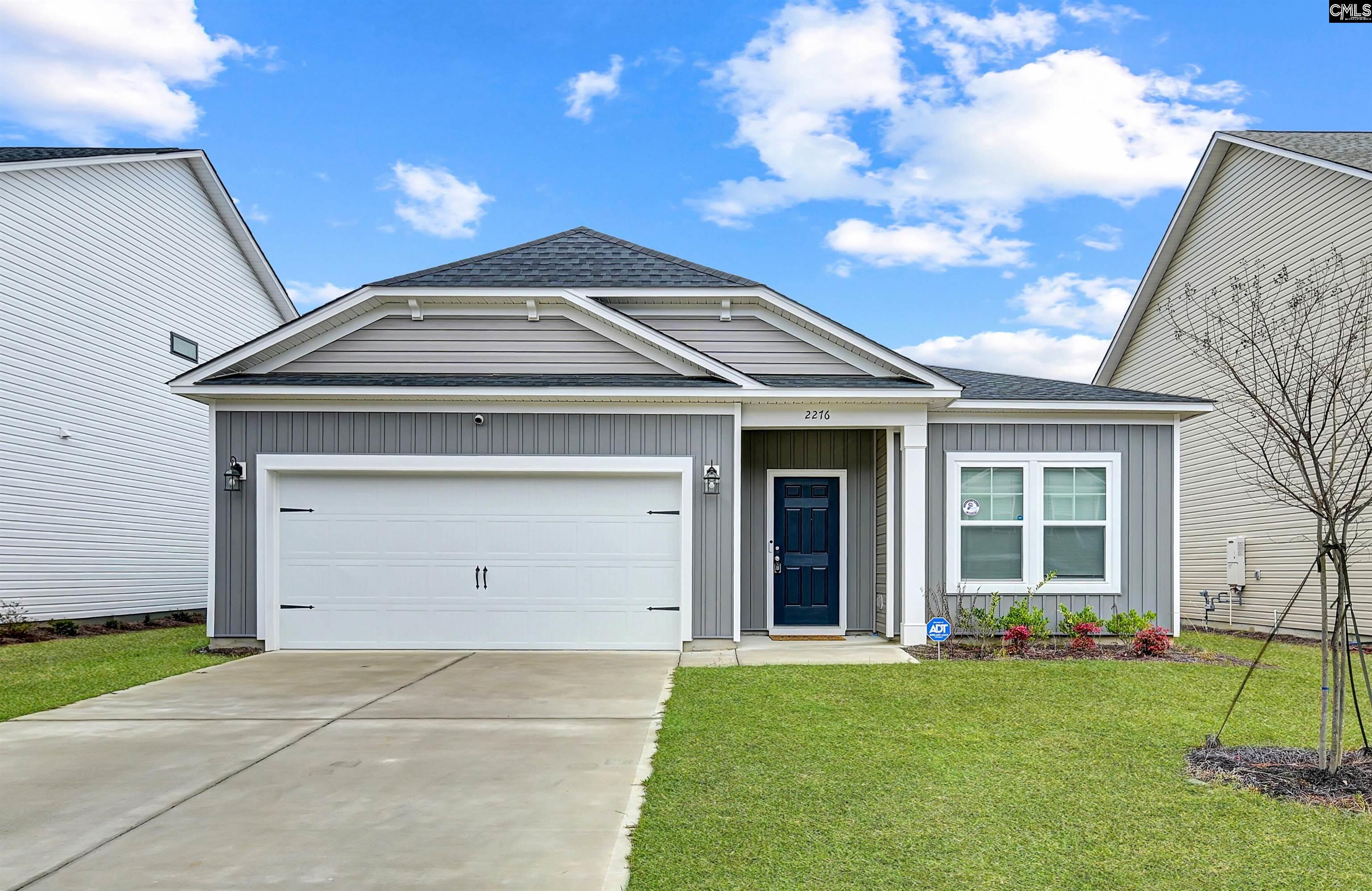 2276 Allan Crest Road — photo