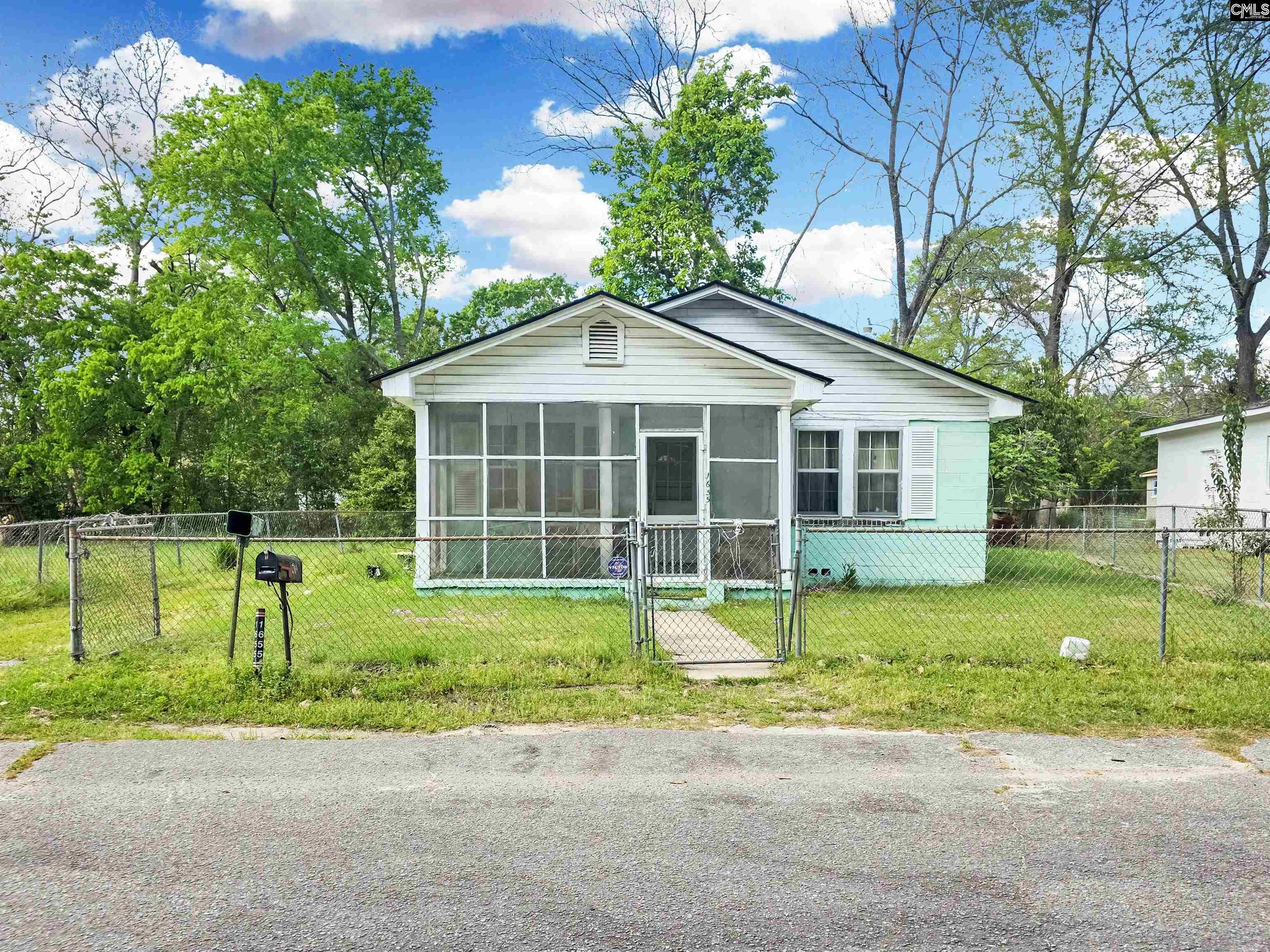 1655 Irvin Street — photo