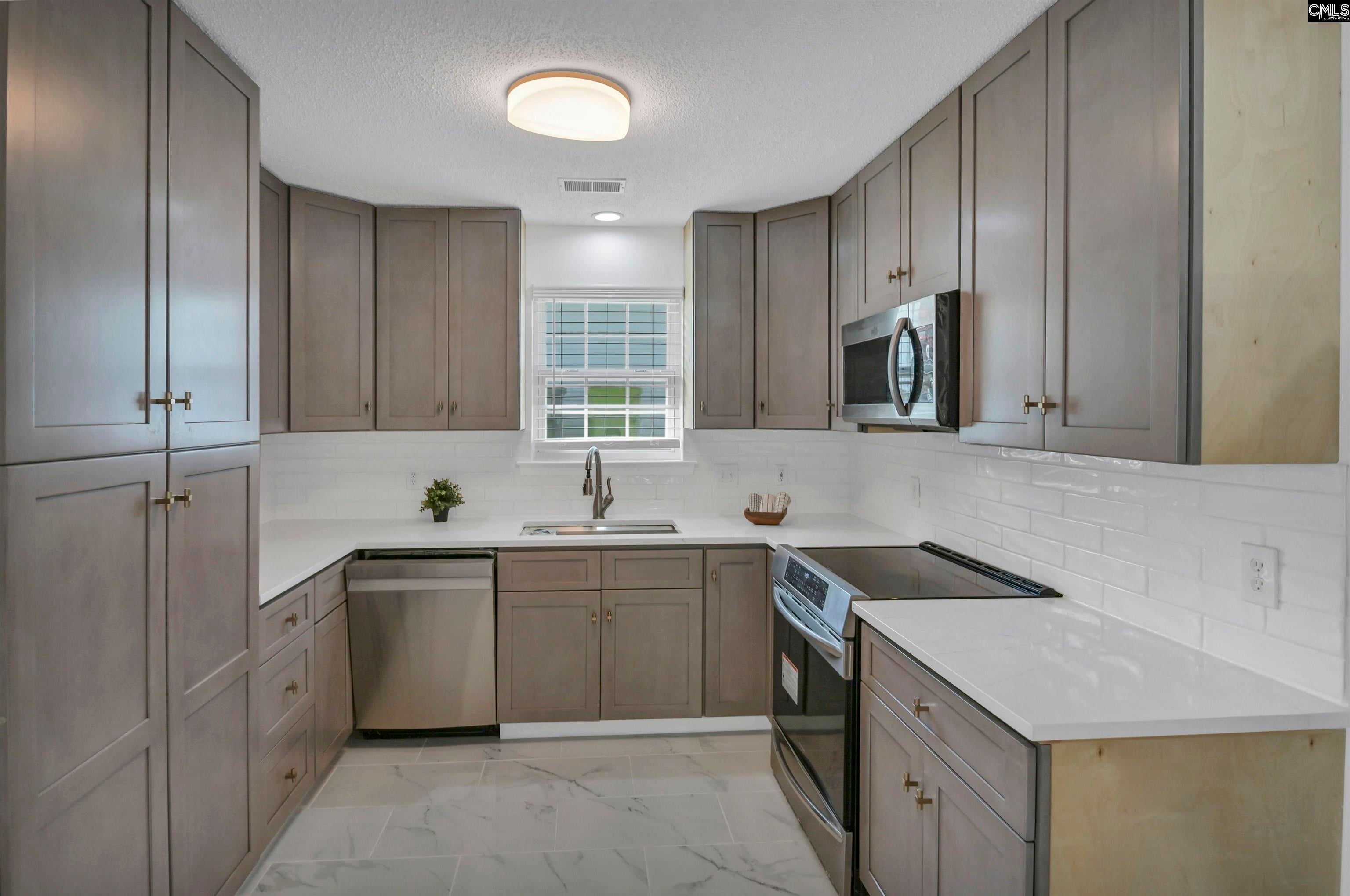 9 Twin Oaks Circle — photo