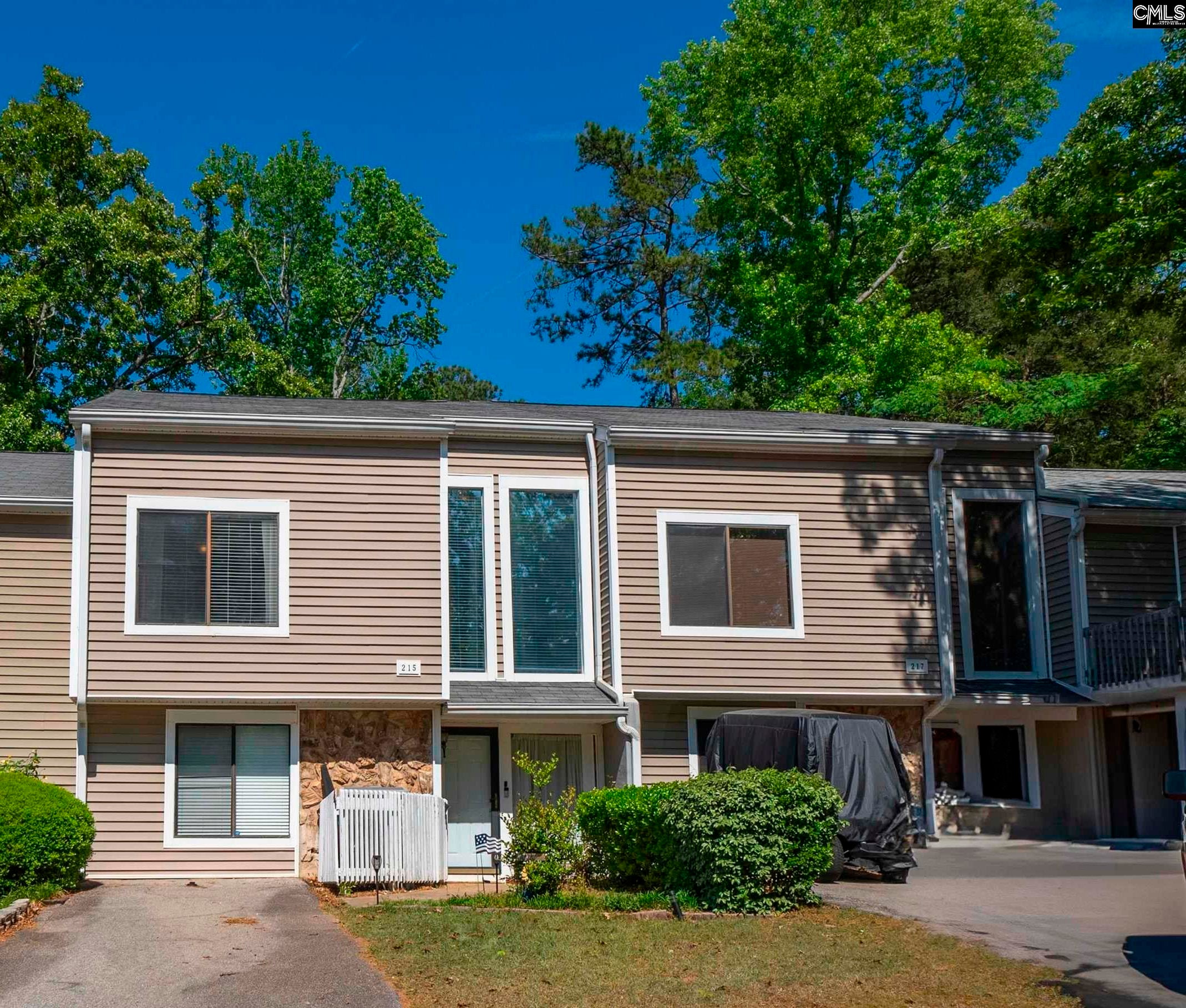 215 Shoreline Dr — photo