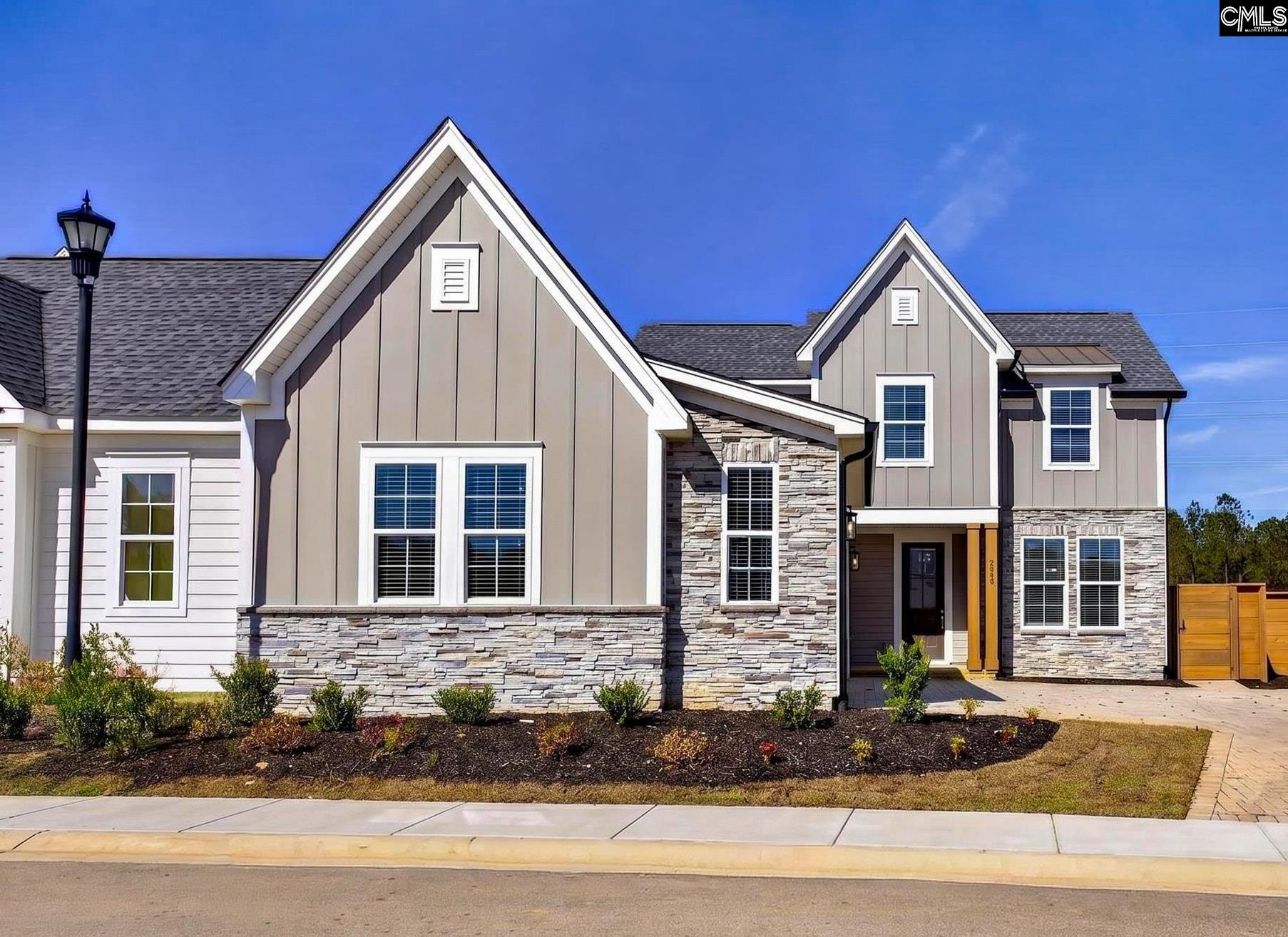 2046 Shallow Bluff Court — photo