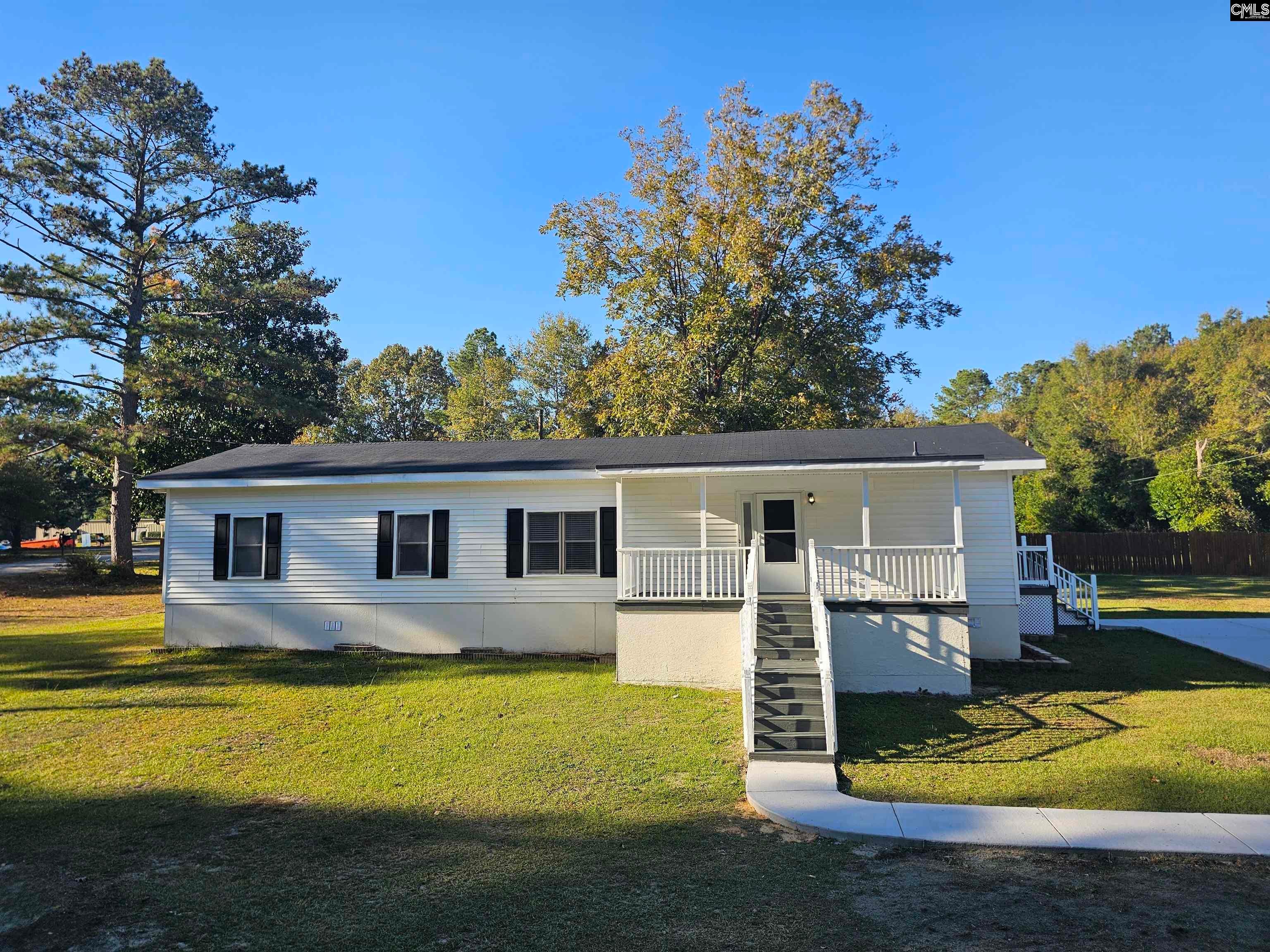 1561 Bradley Road — photo