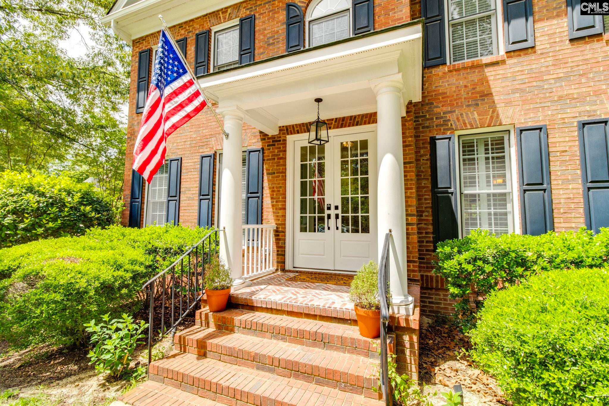 4 Holly Forest Court — photo