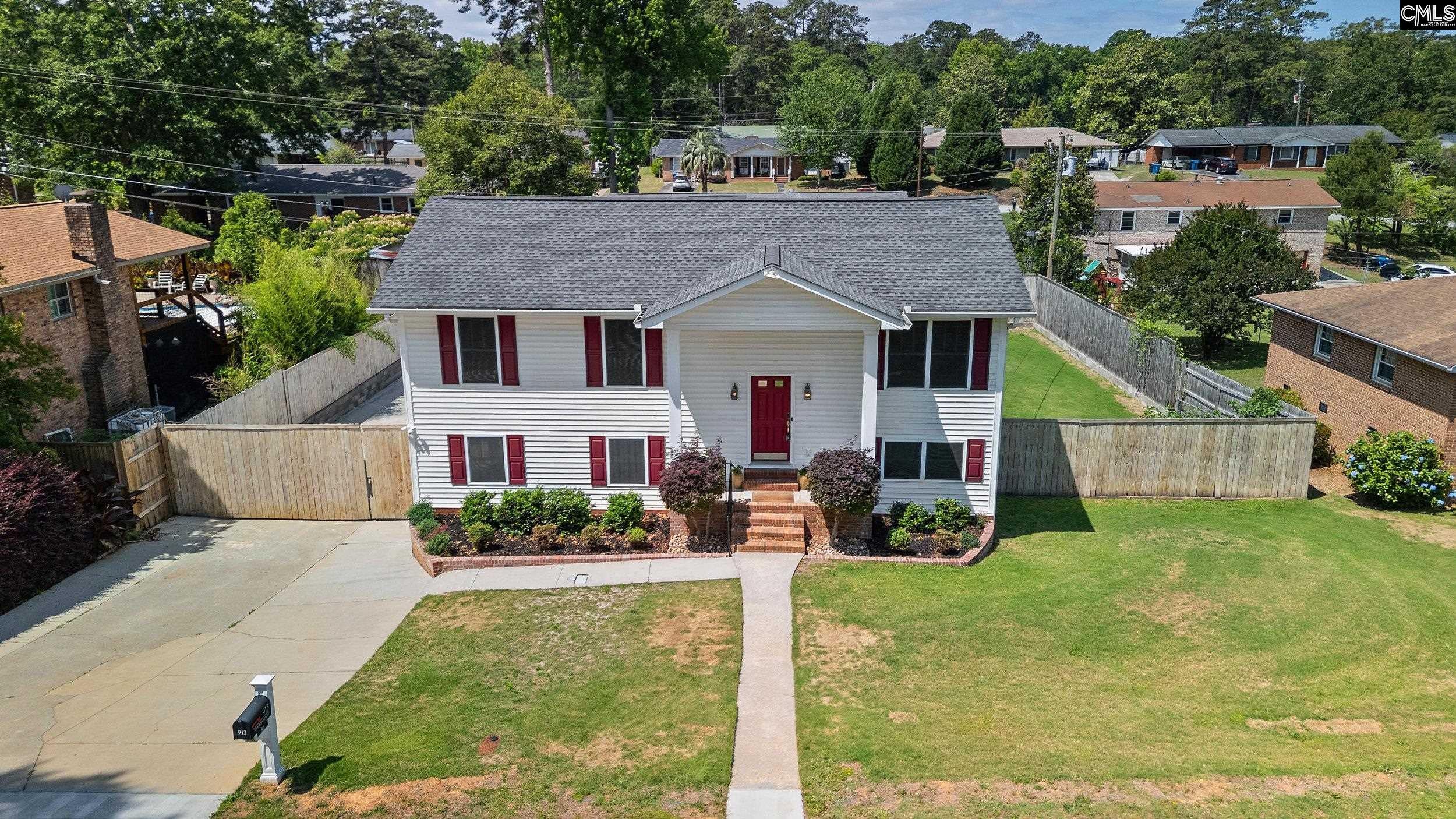 913 Riverview Drive — photo