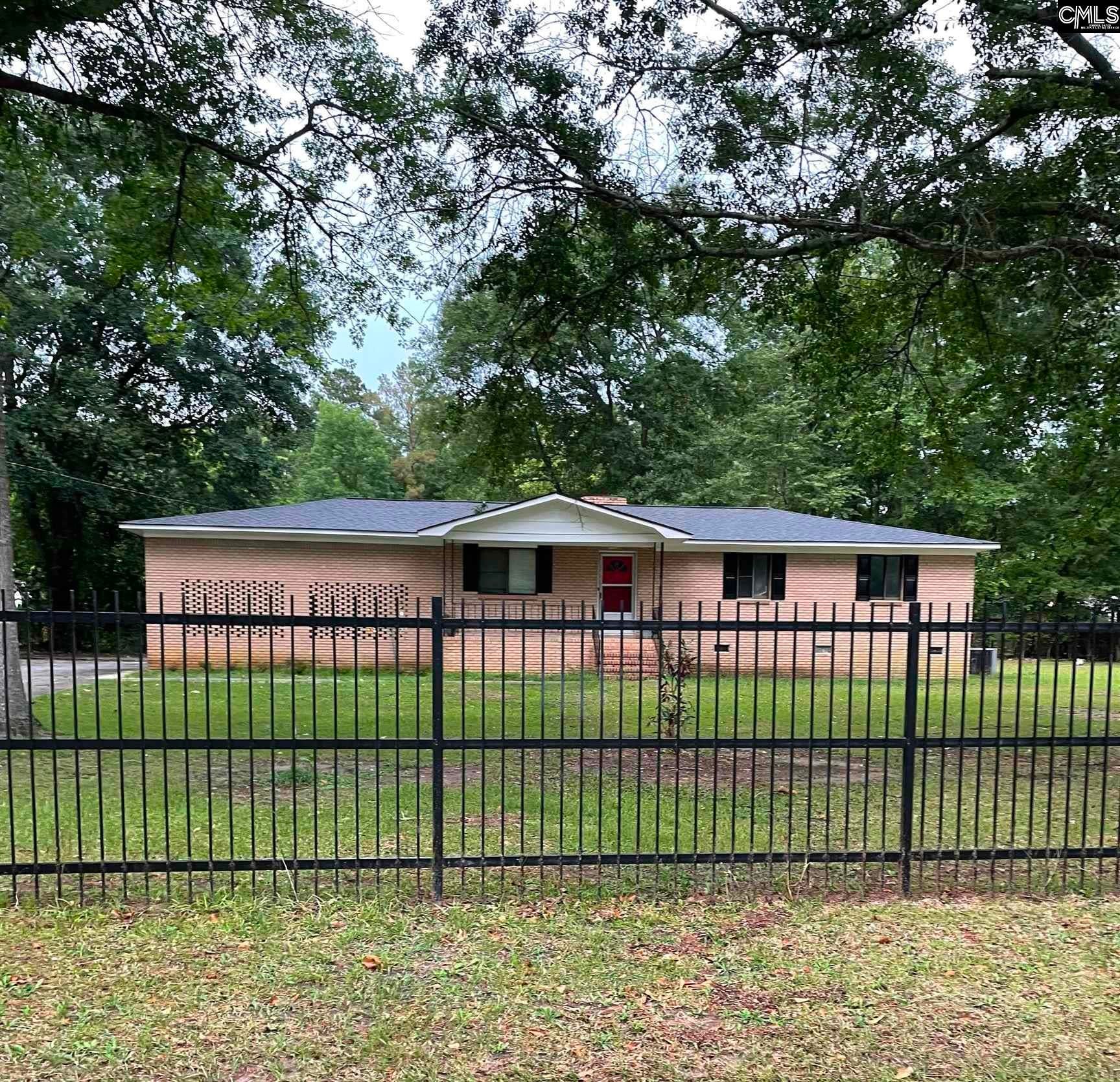 110 Walnut Lane — photo