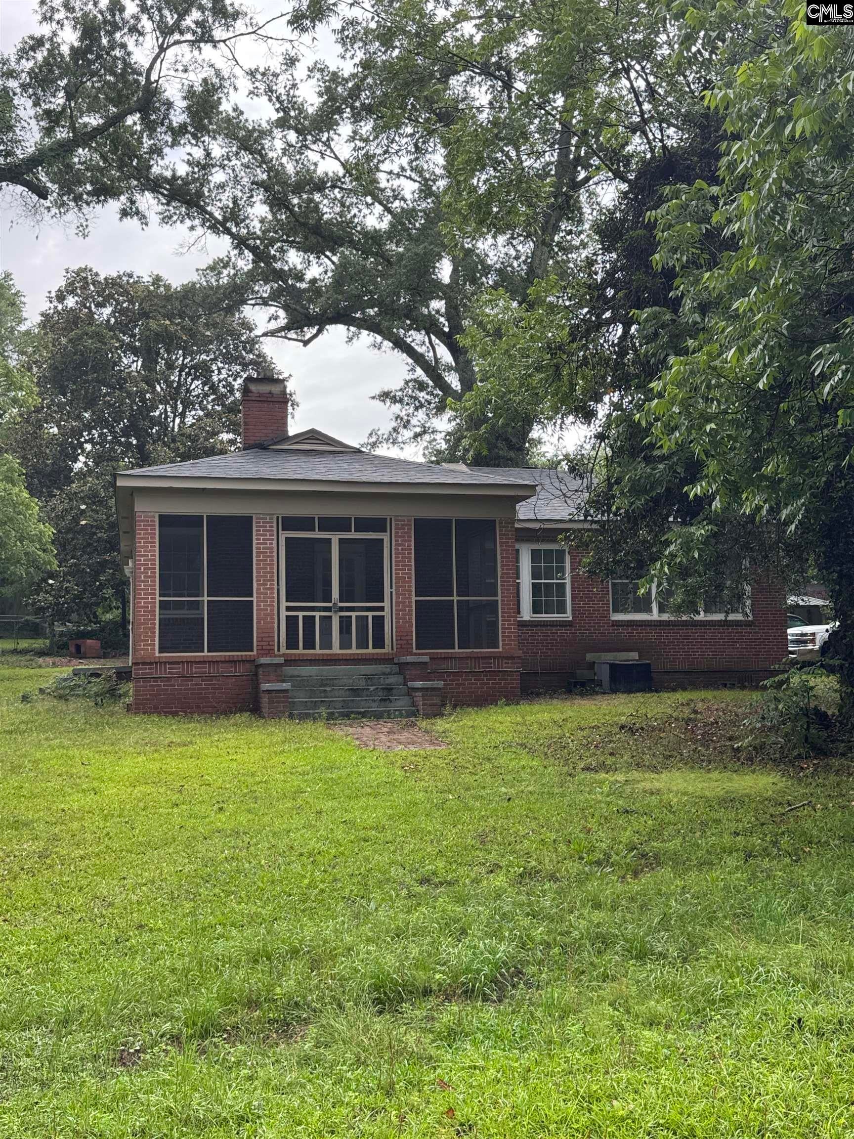 225 Oak Hill Road — photo