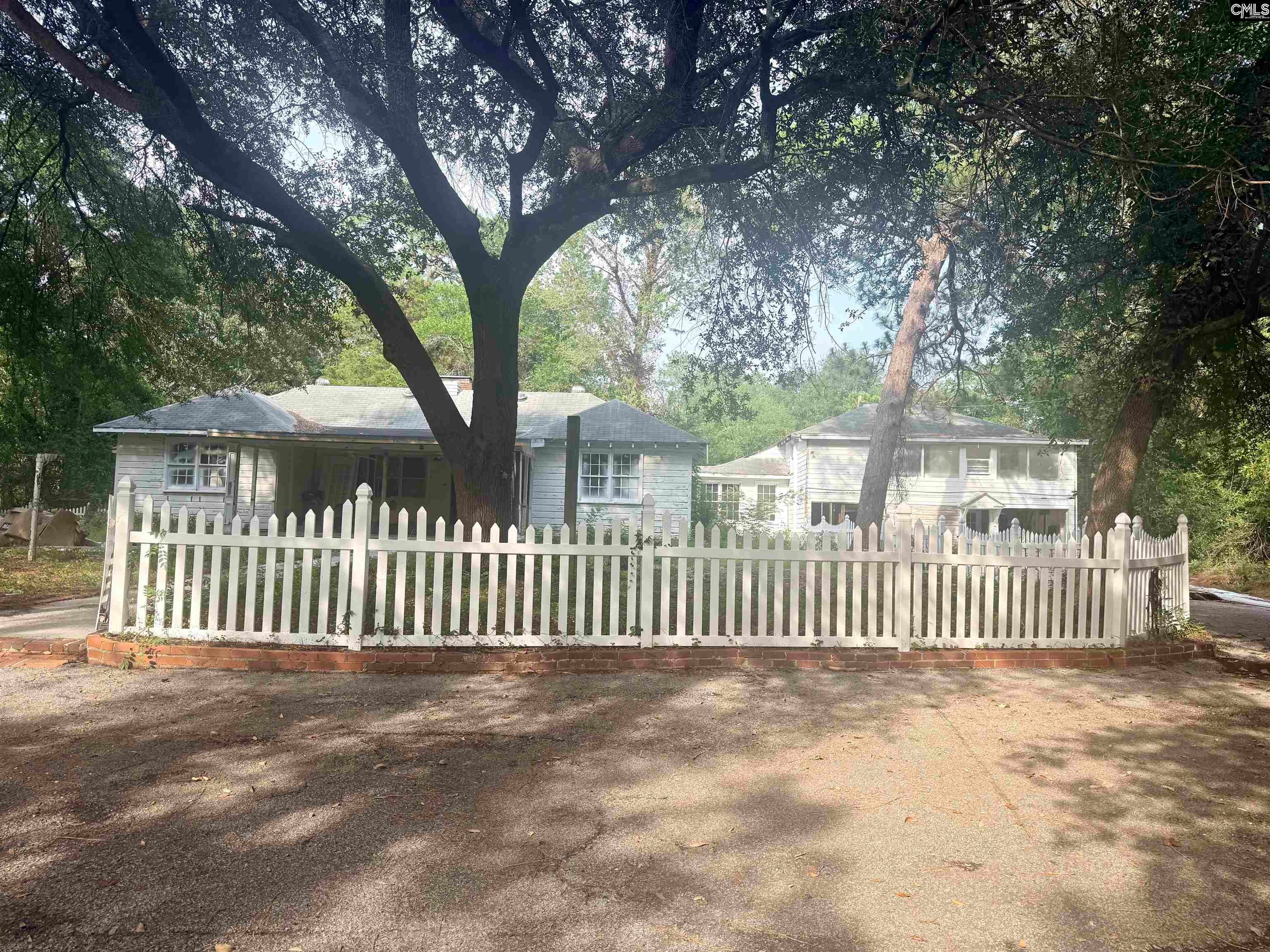 9339 Windsor Lake Boulevard — photo