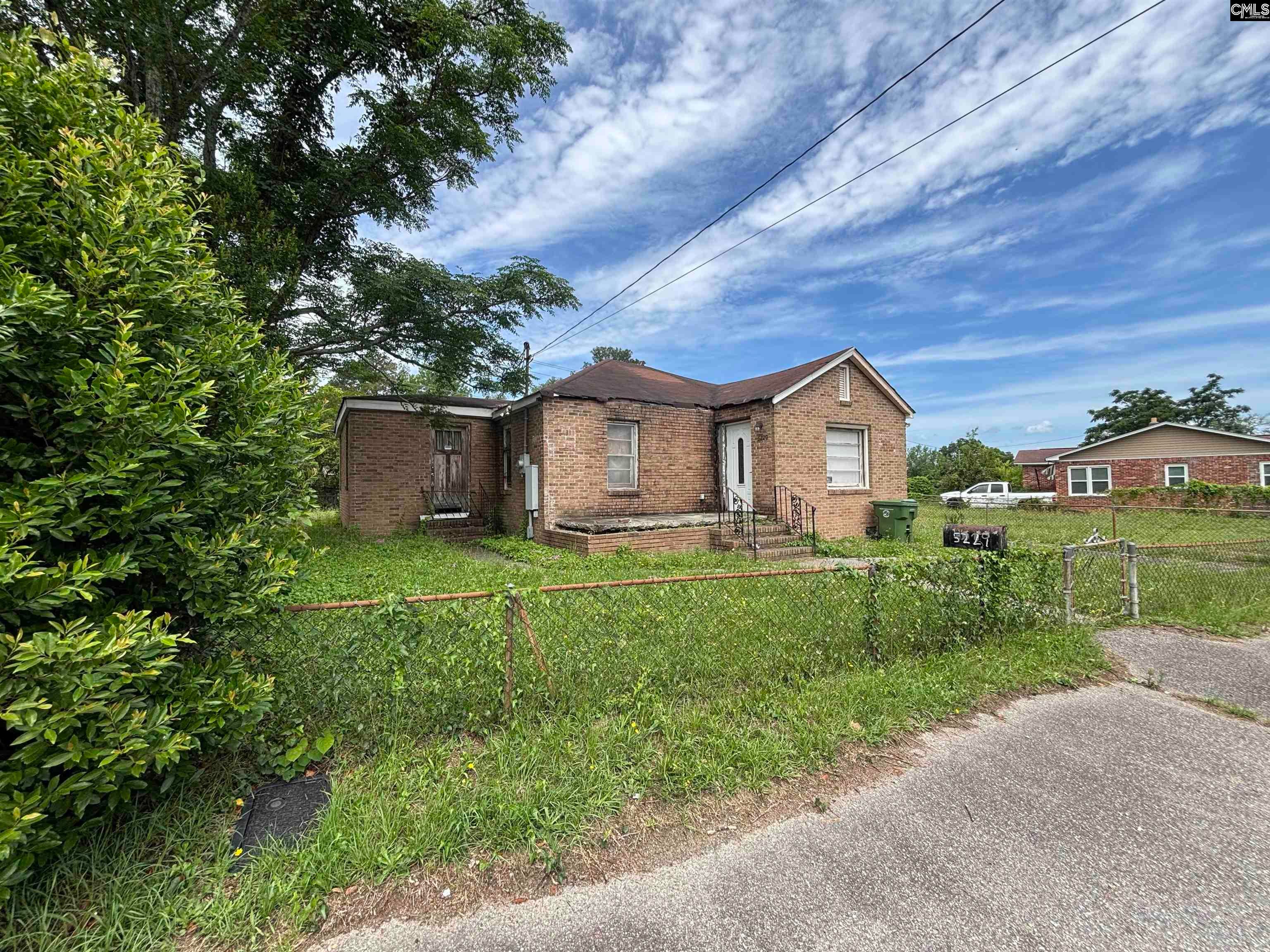 5229 Ridgeway Street — photo