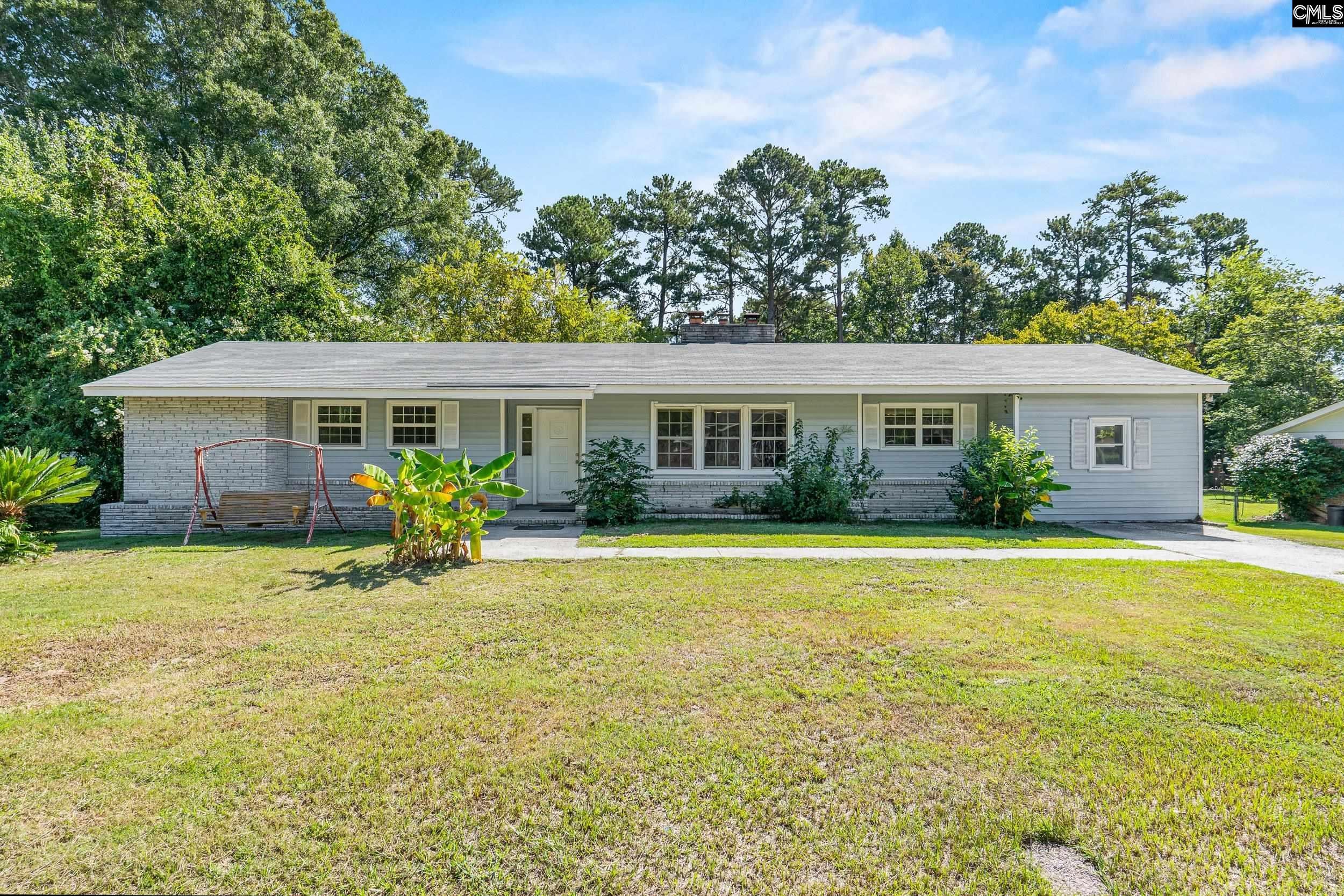 204 Oakwood Drive — photo