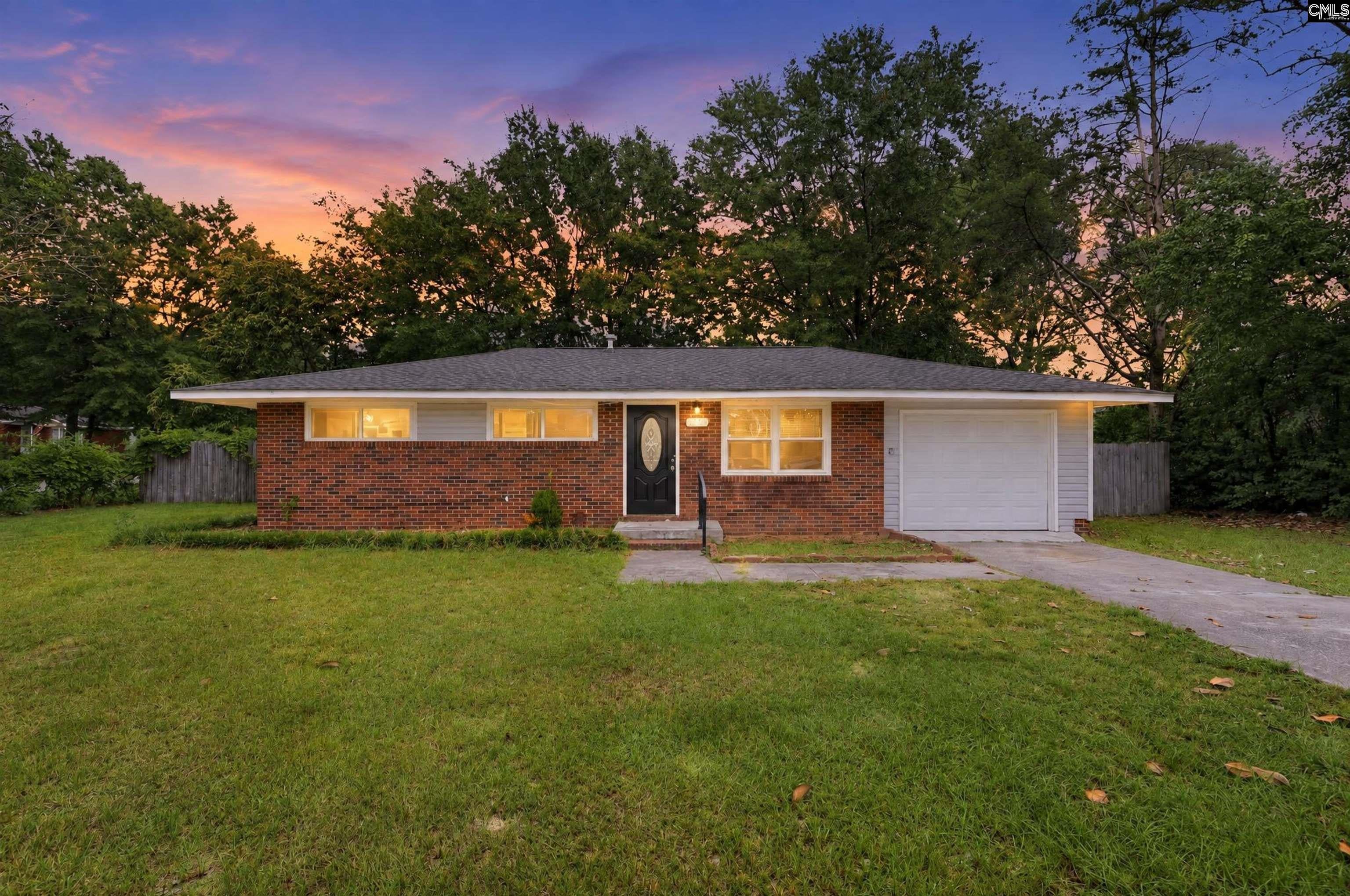 1744 Dupont Drive — photo