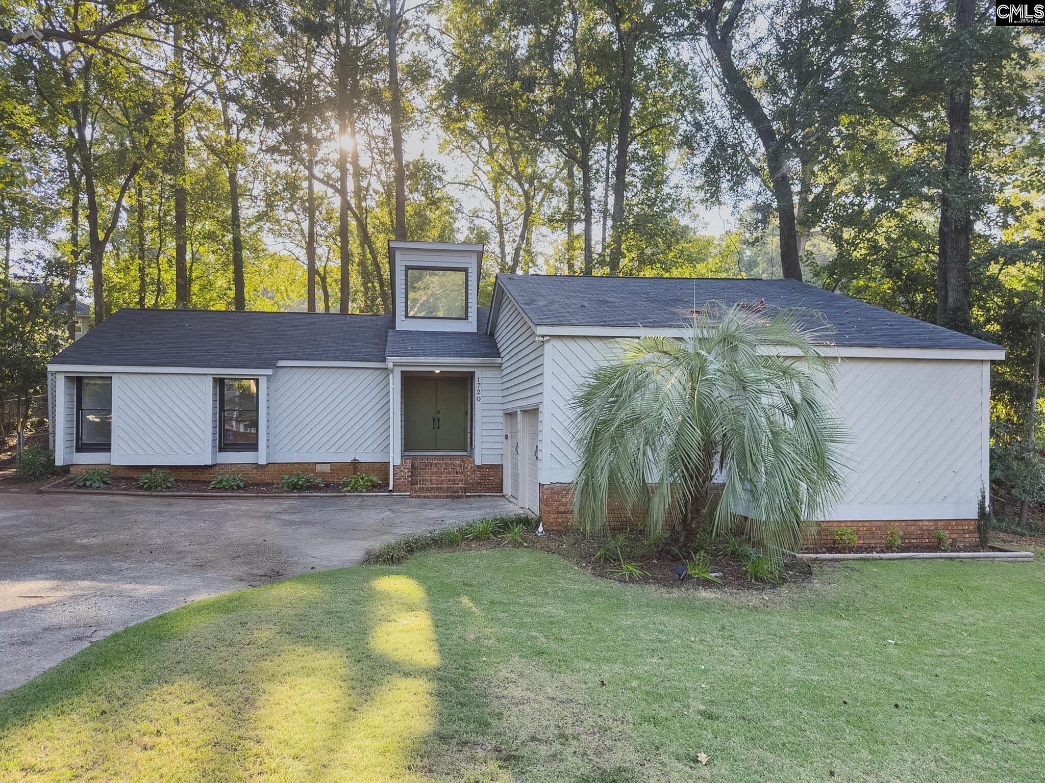 1720 Shadowood Drive — photo