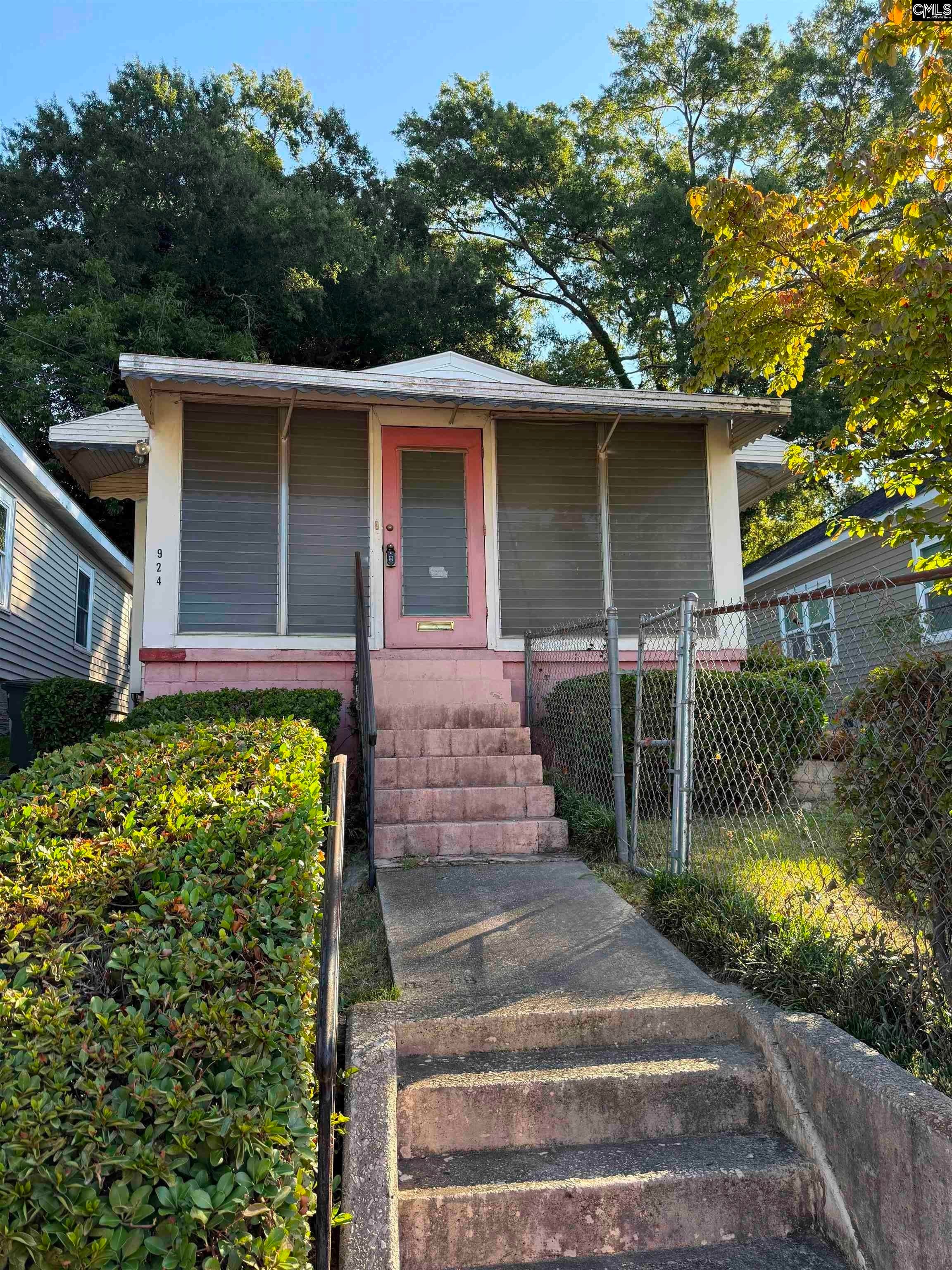924 Pine Street — photo