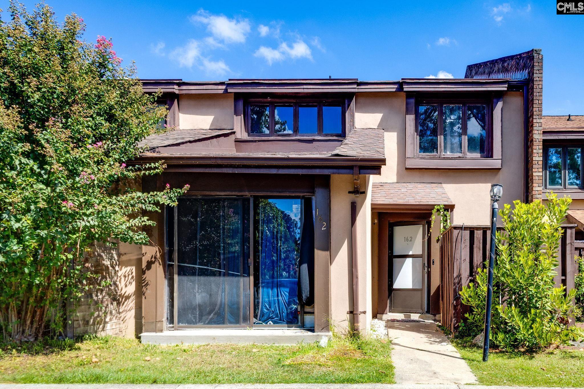 162 Lionsgate Drive — photo