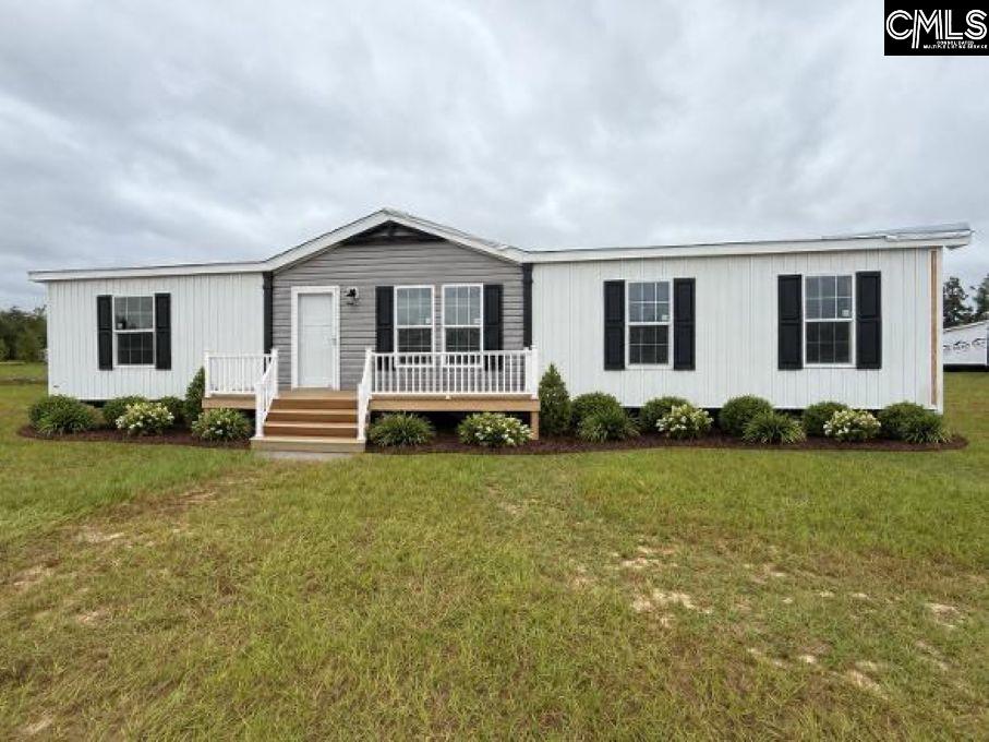 96 Pinestraw Court — photo