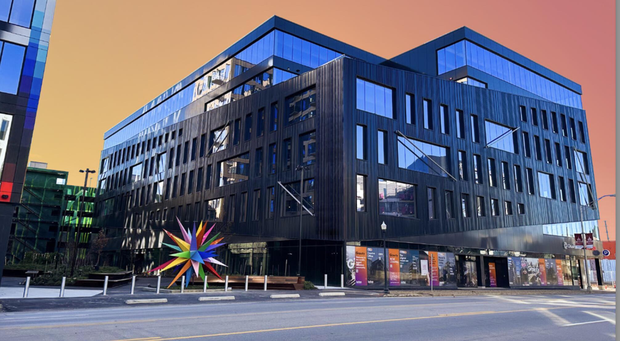 449 W Broad Street — photo