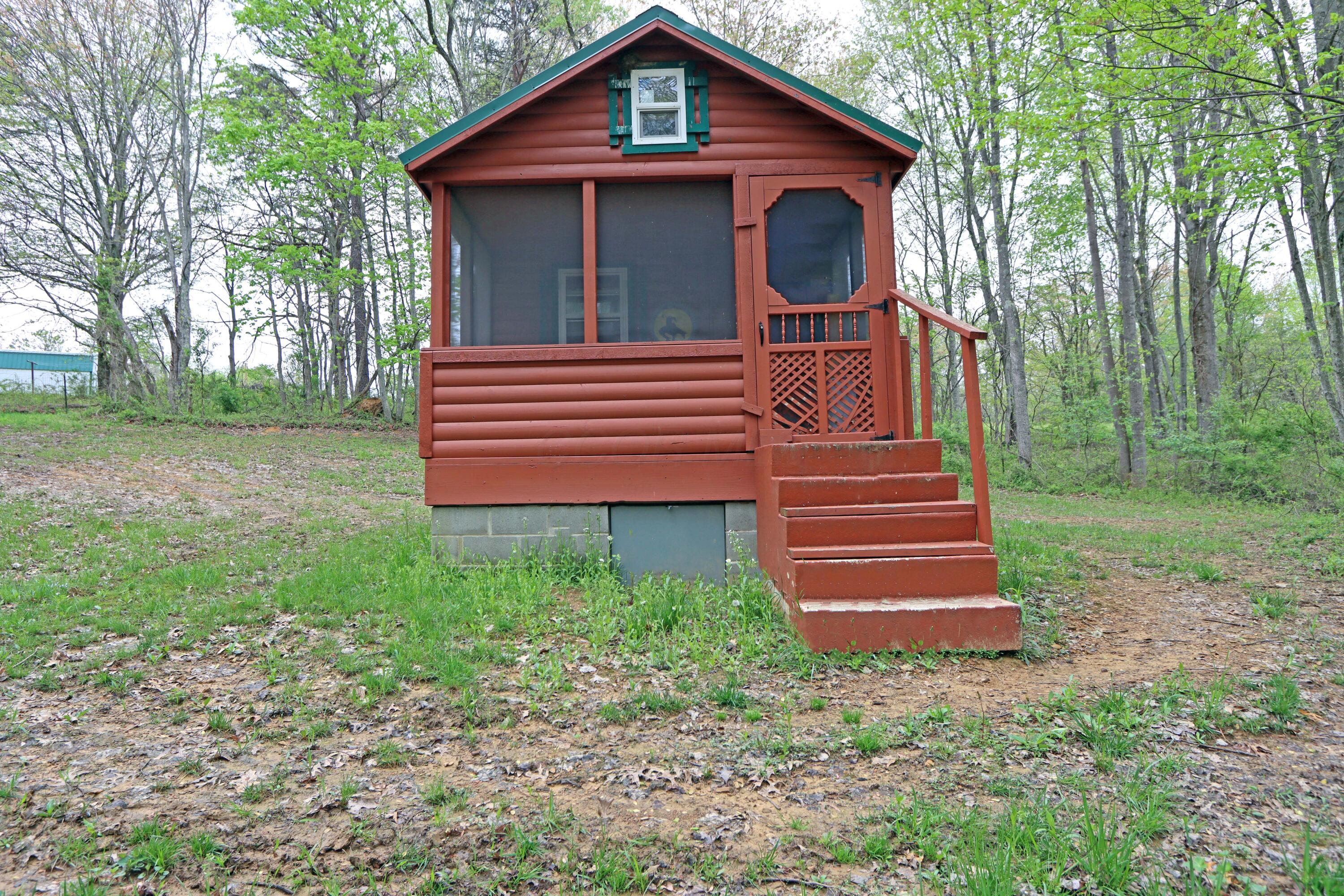 1011 Lee Hollow Road — photo