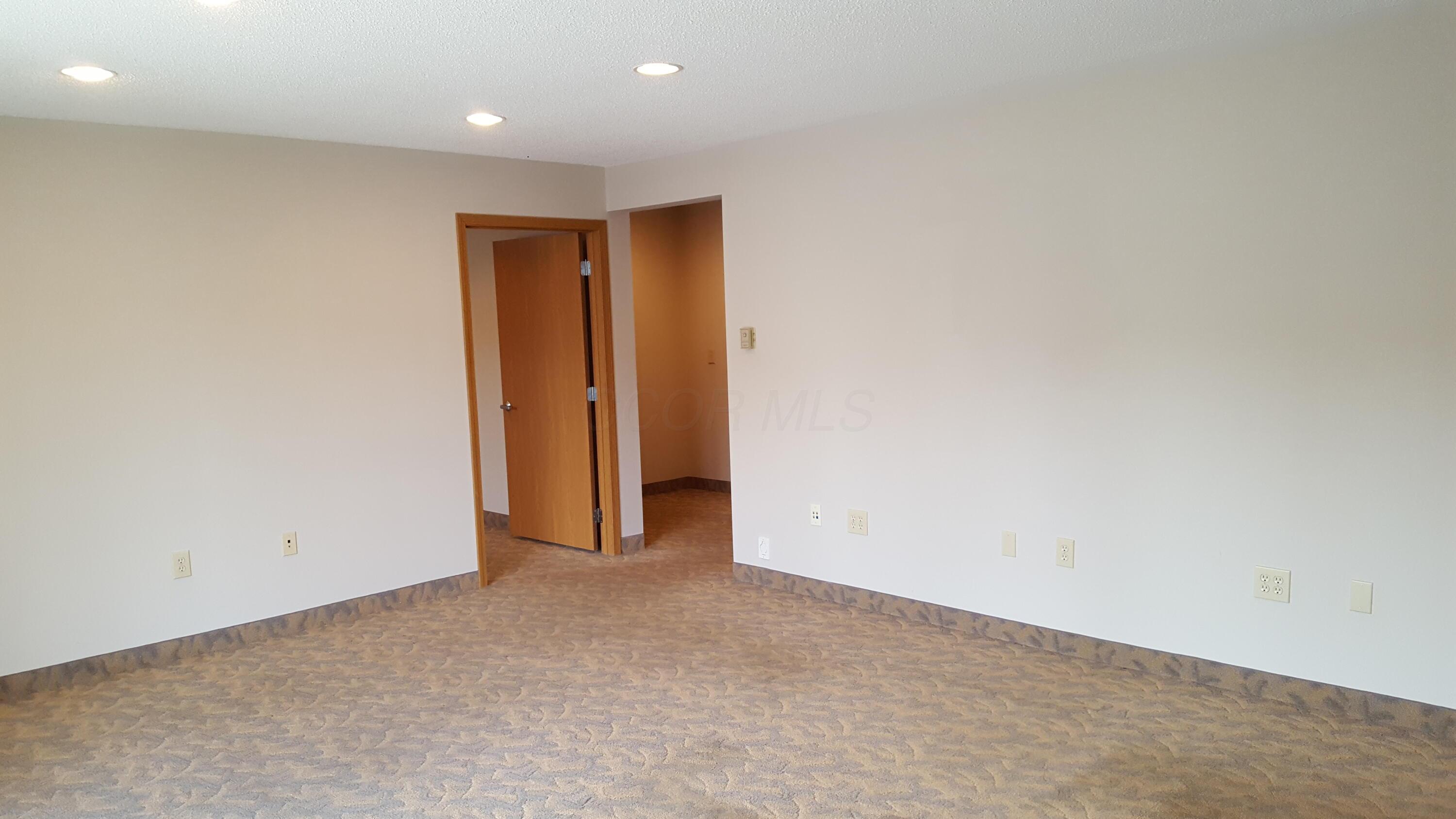 22 Village Pointe Drive — photo