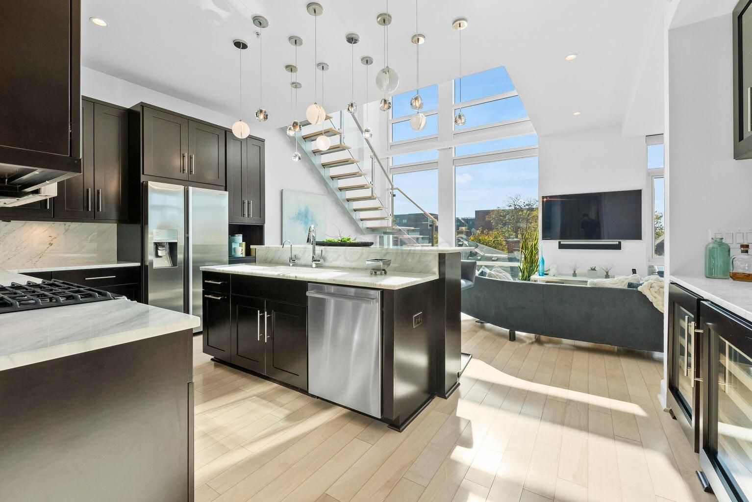 1145 N High Street, 307 — photo