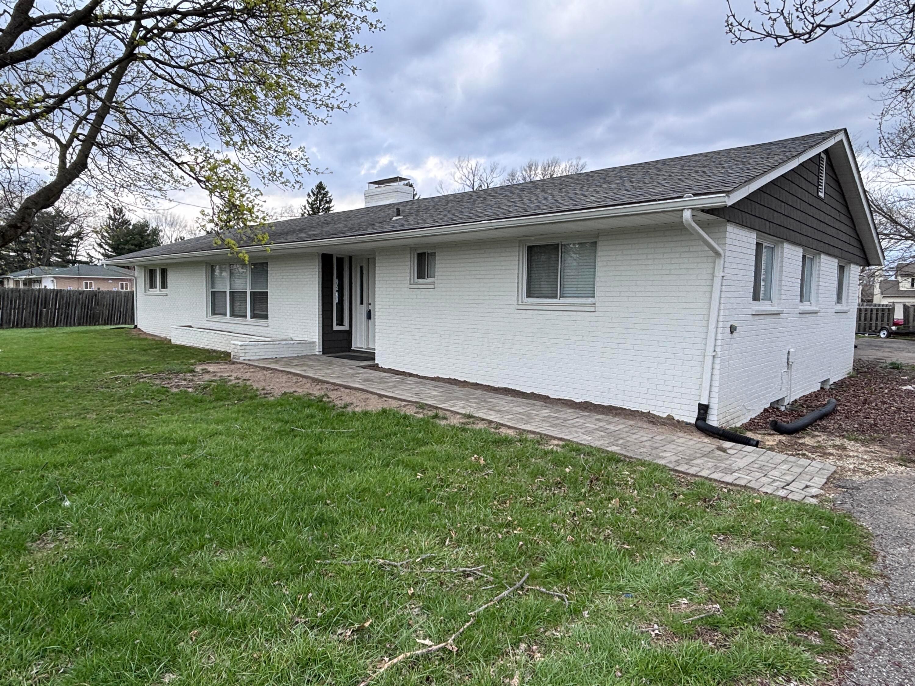 5138 Roberts Road — photo