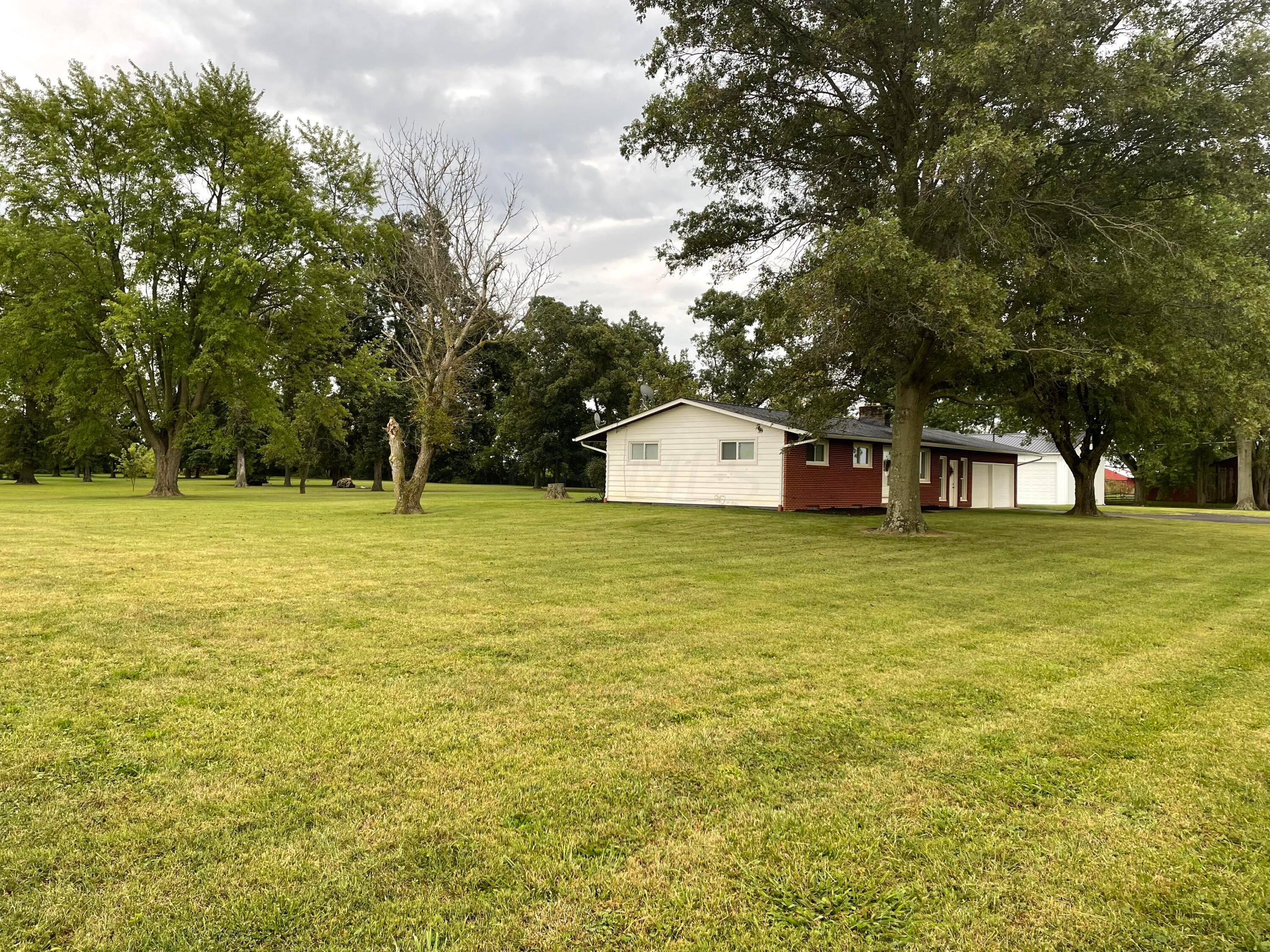 11048 Ashville Pike — photo