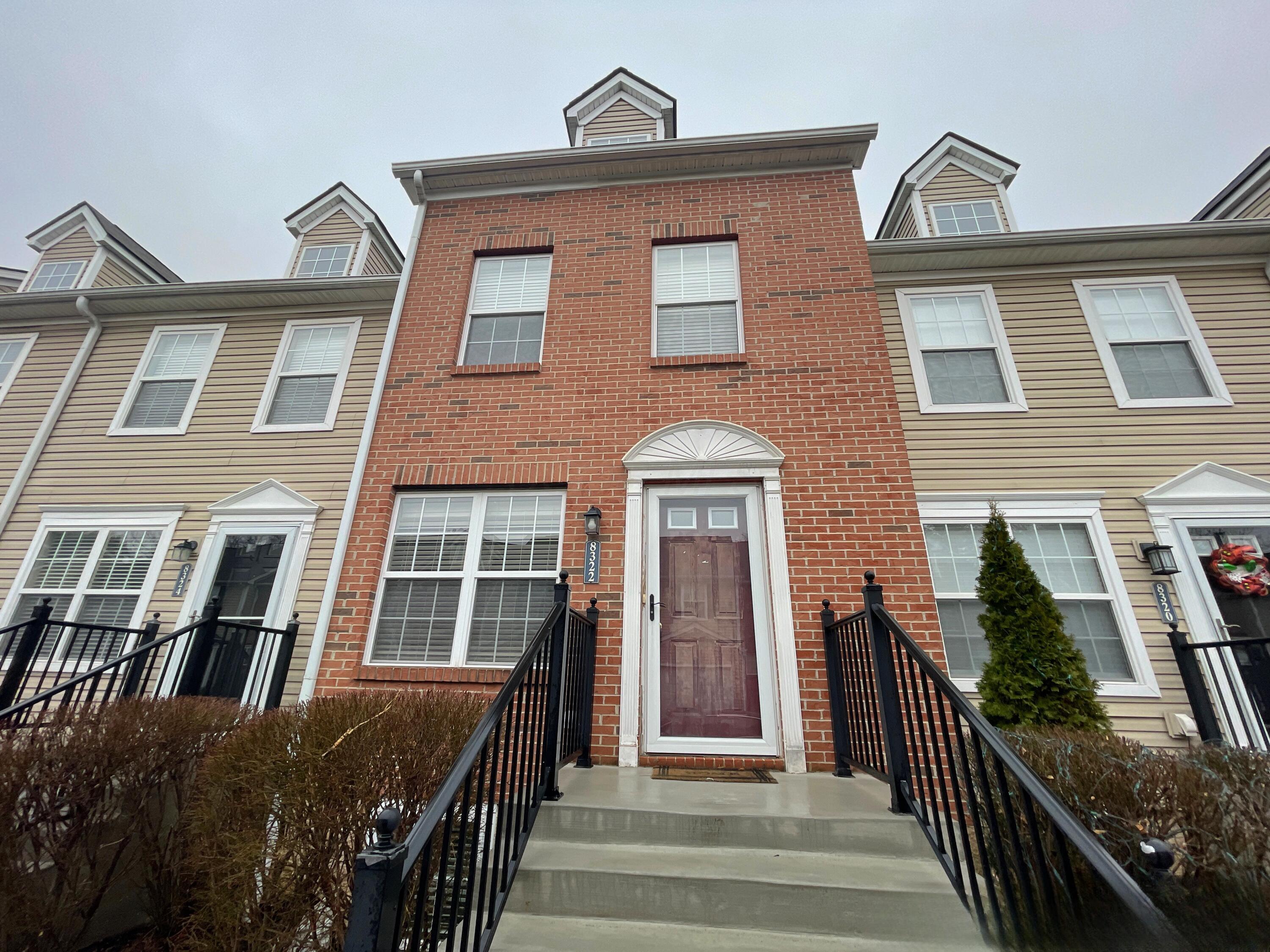 8322 Bruntsfield Road — photo