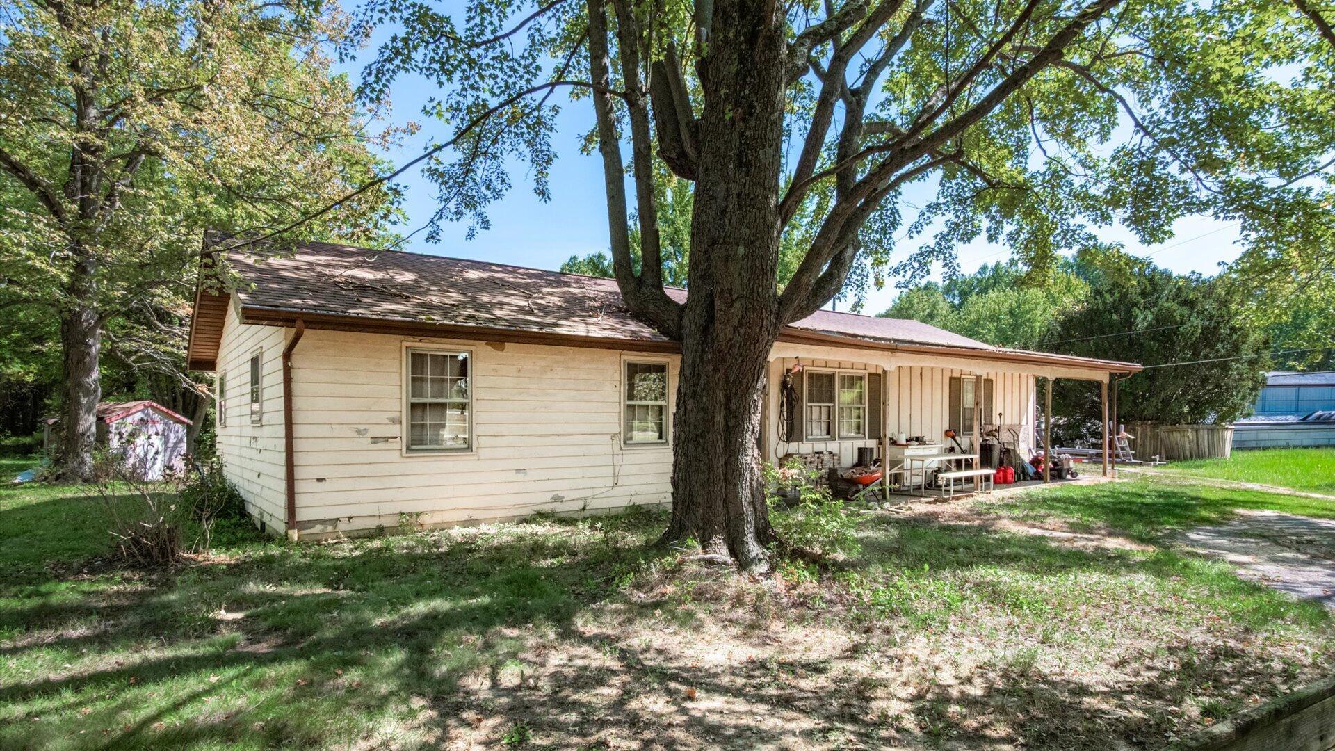 10499 Hazelton-Etna Road SW — photo