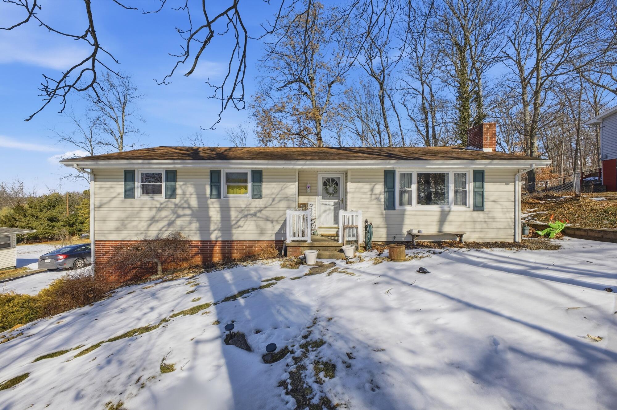 975 Blossom Lane — photo