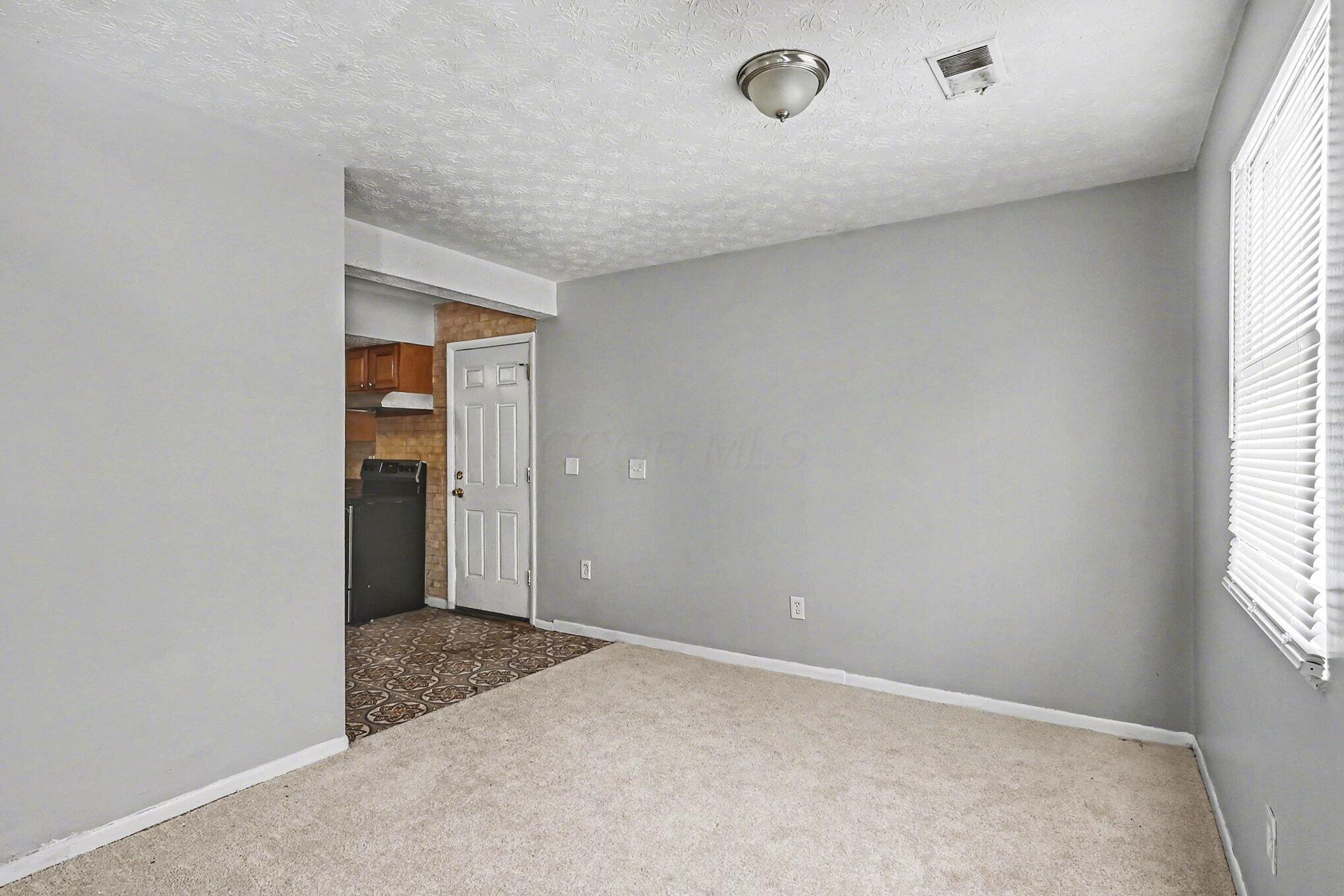 2900 Gentry Lane — photo