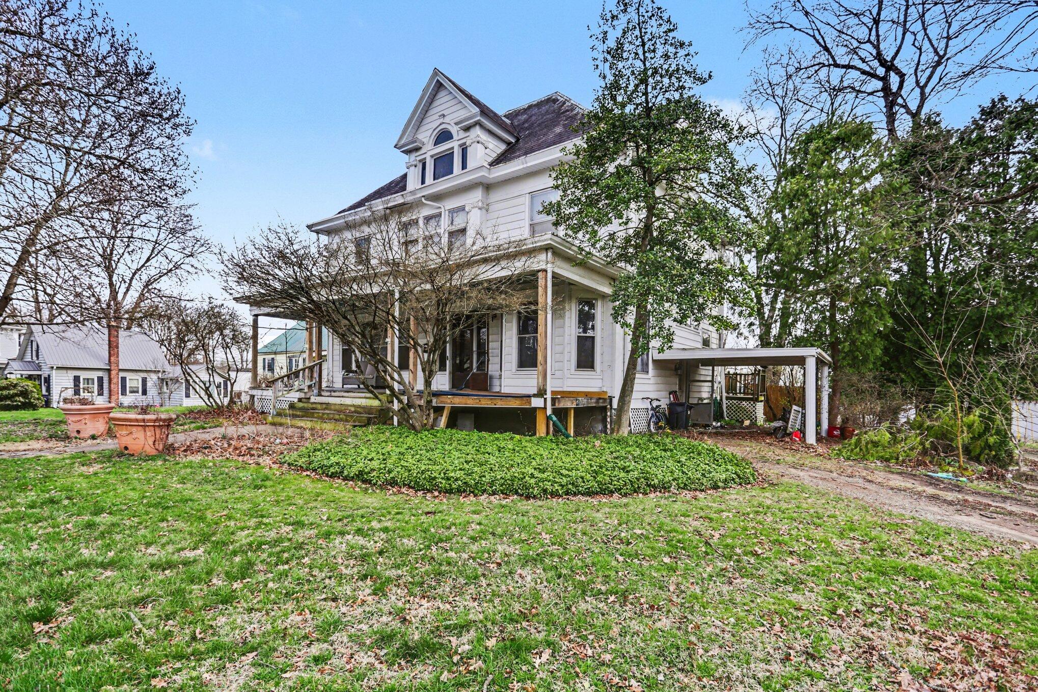 604 E Gambier Street — photo