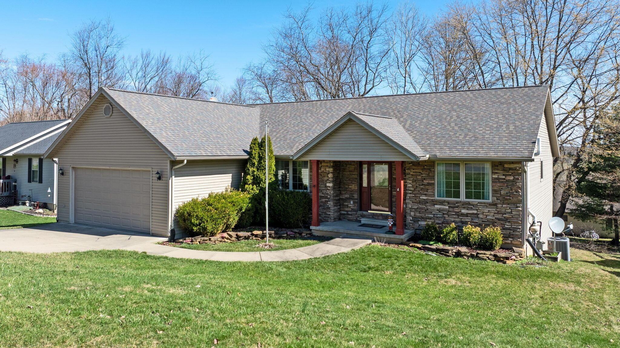 898 Country Club Drive — photo