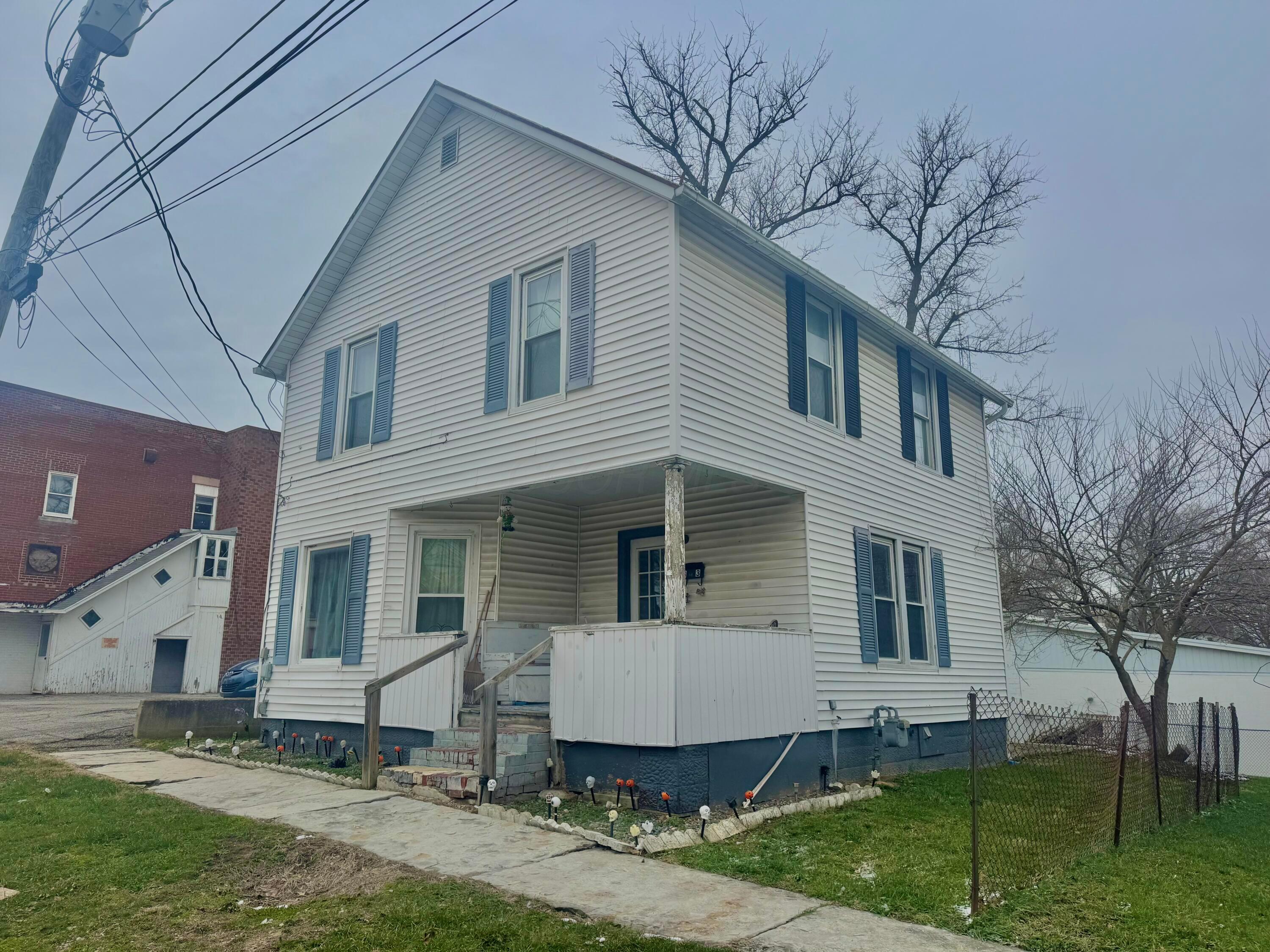 33 E Main Street — photo