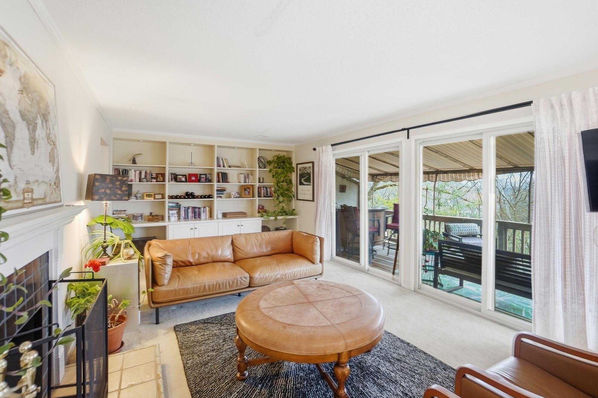 1404 Lake Shore Drive, C — photo