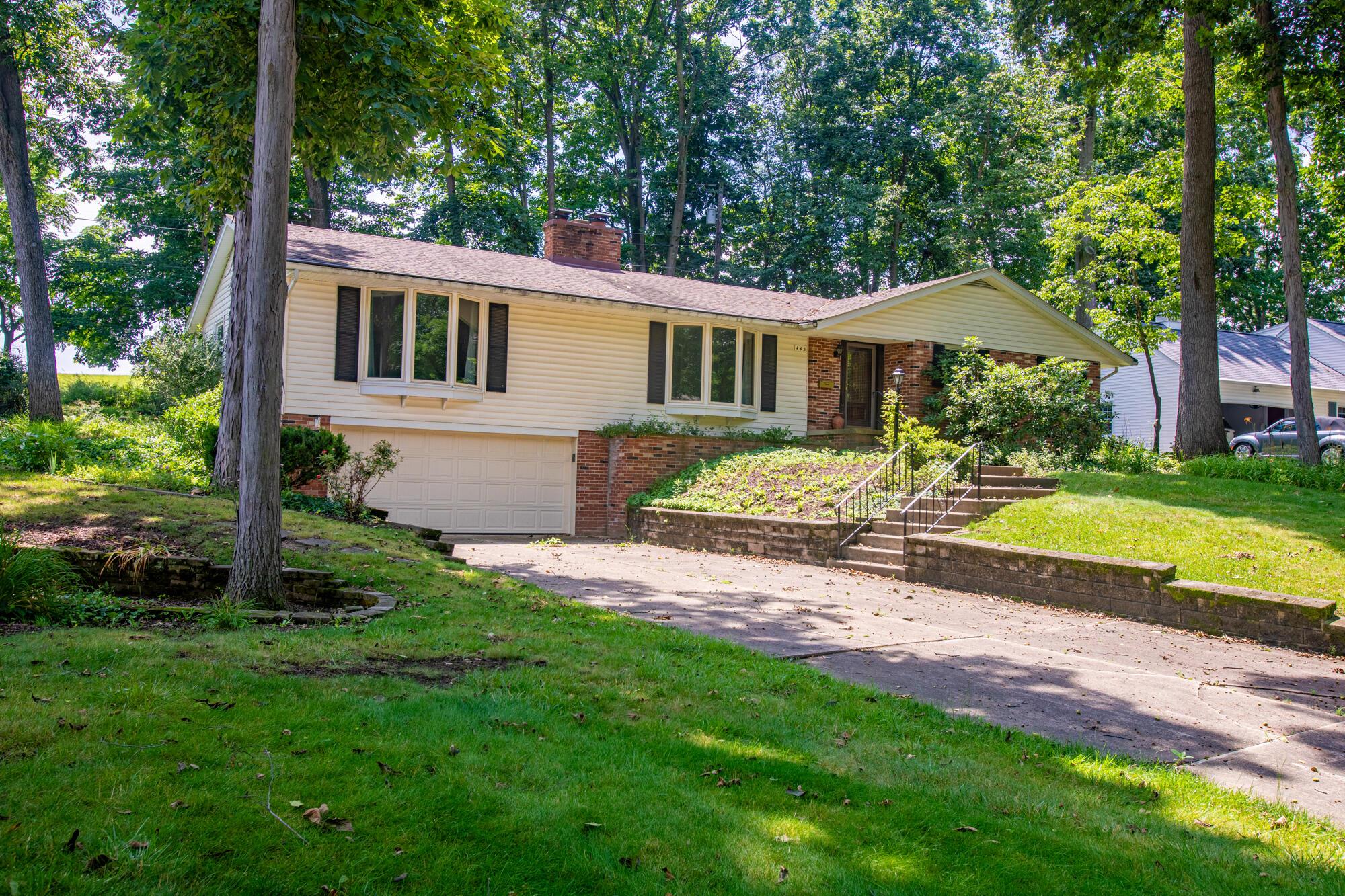 445 S Countryside Drive — photo