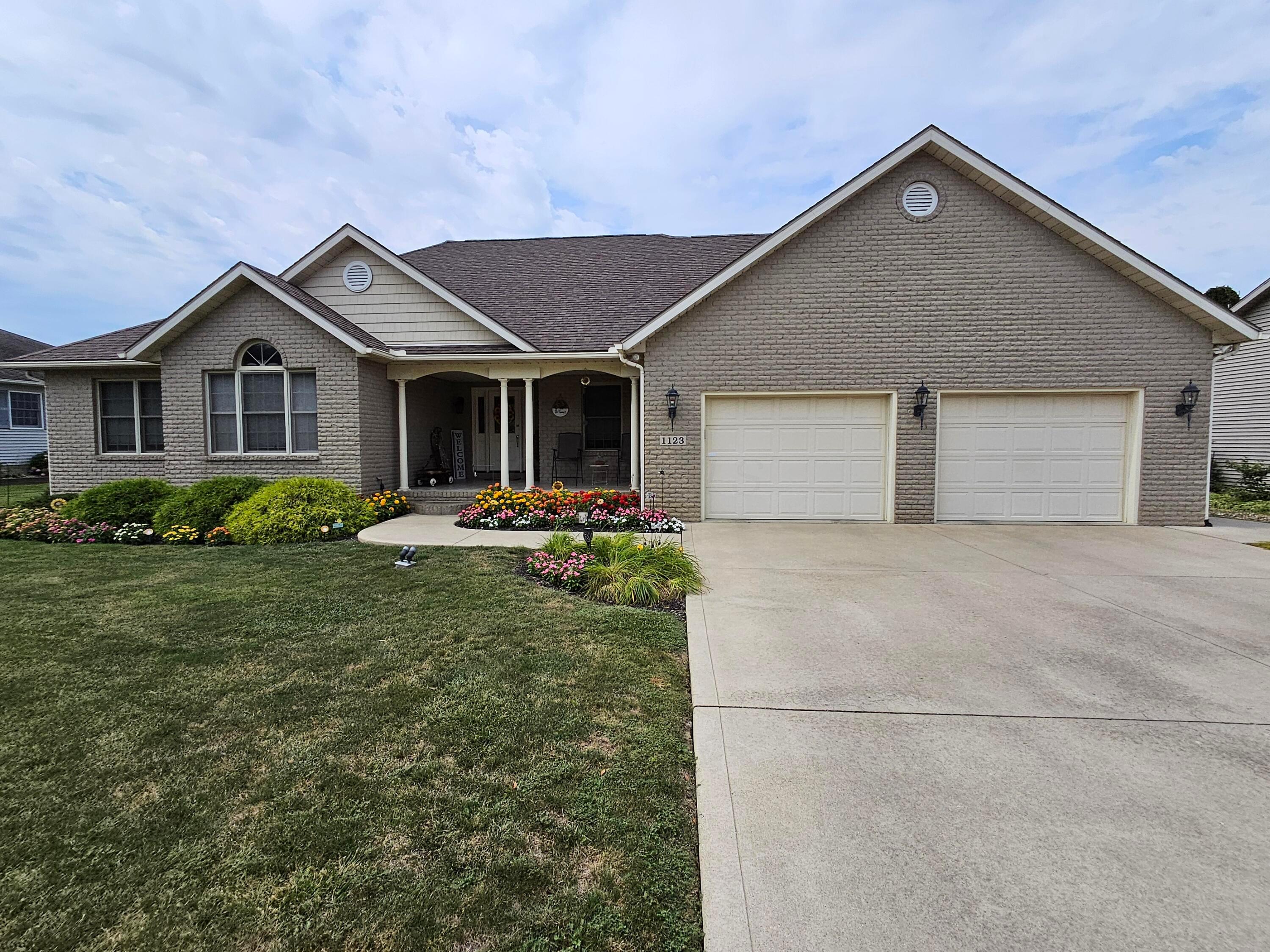 1123 Hillcrest Drive — photo
